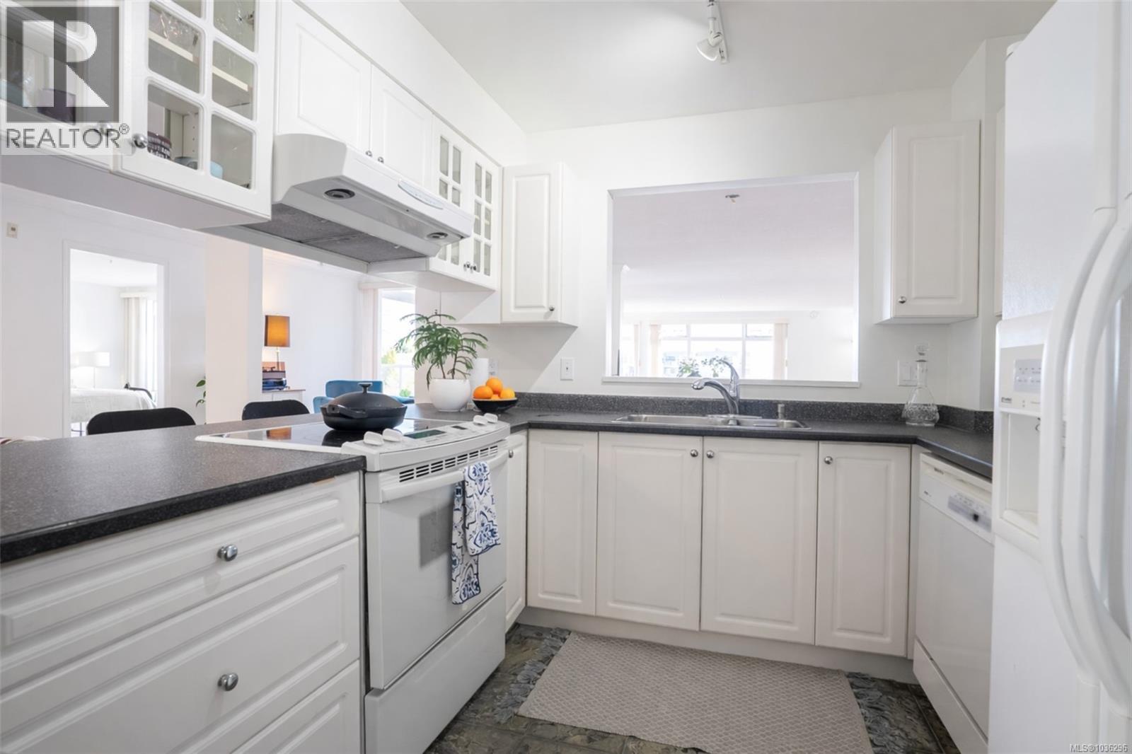 306 5110 Cordova Bay Road, Saanich