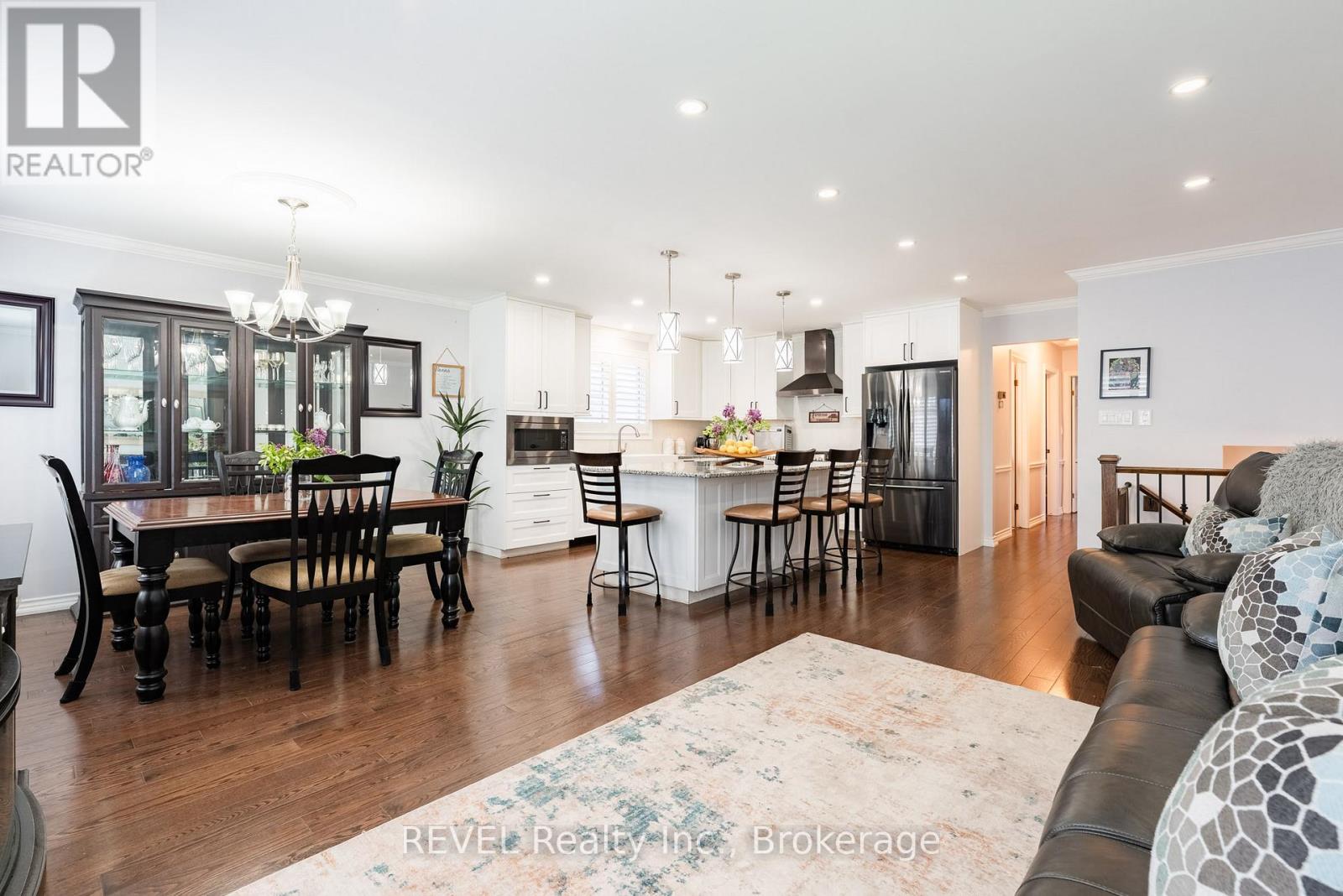 9 AMBERWOOD COURT - 12