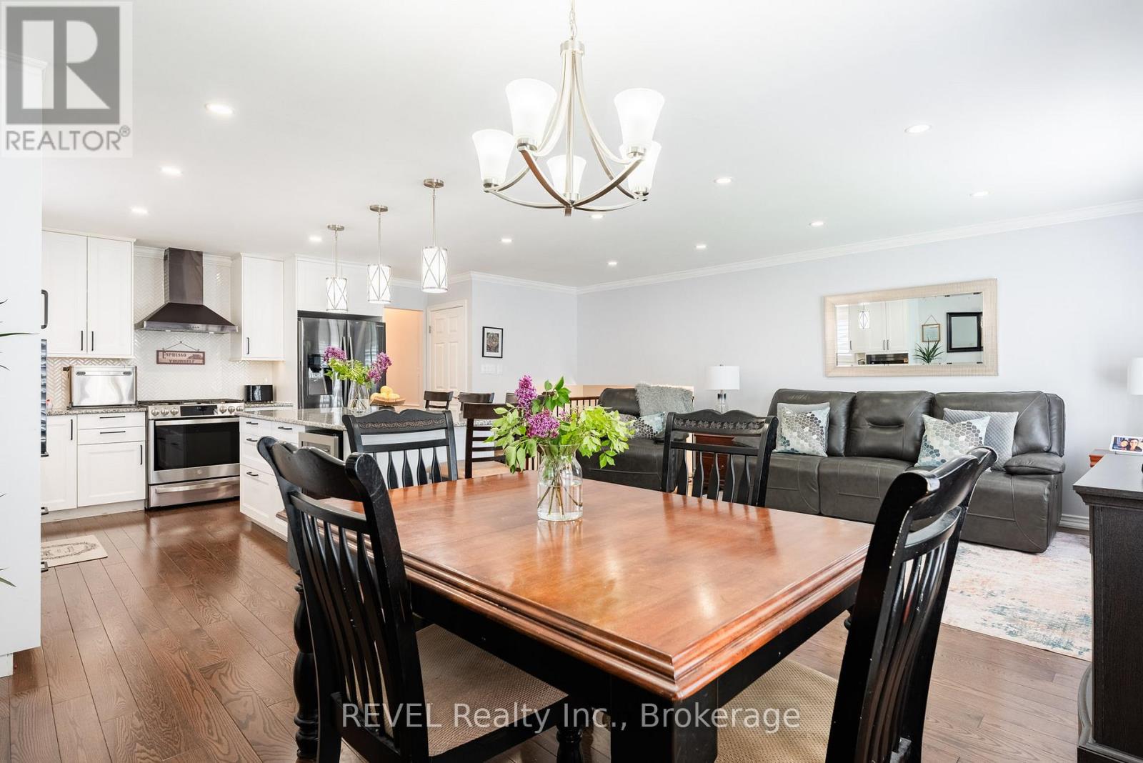 9 AMBERWOOD COURT - 16