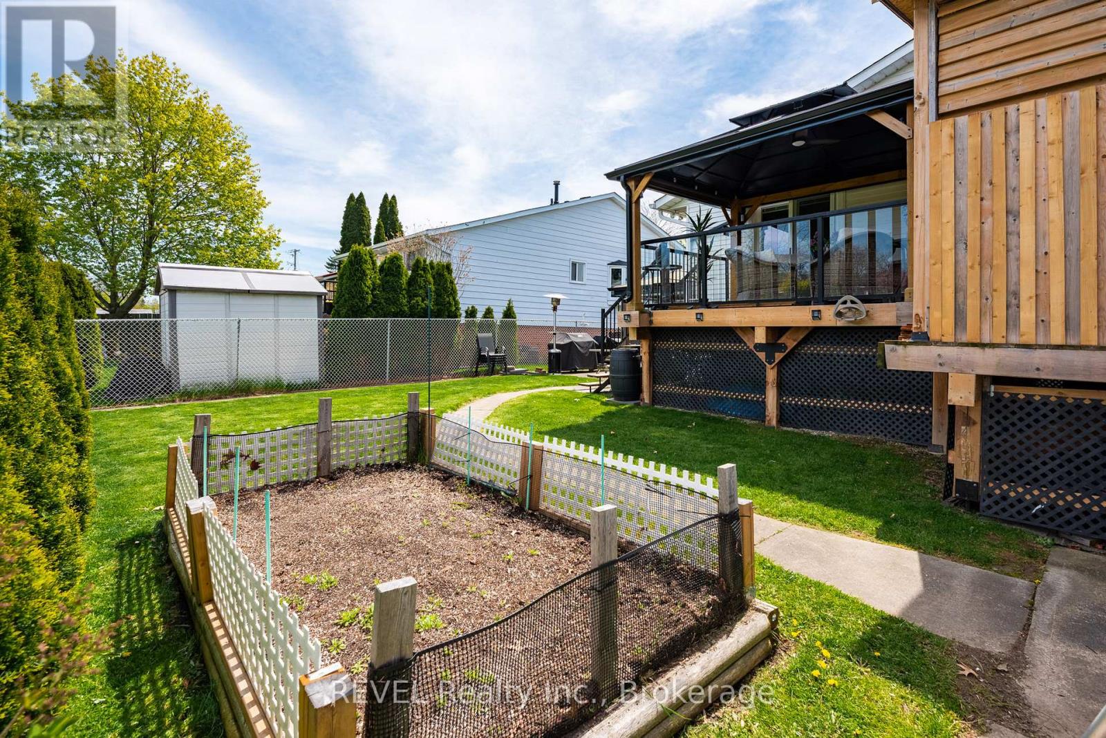 9 AMBERWOOD COURT - 31