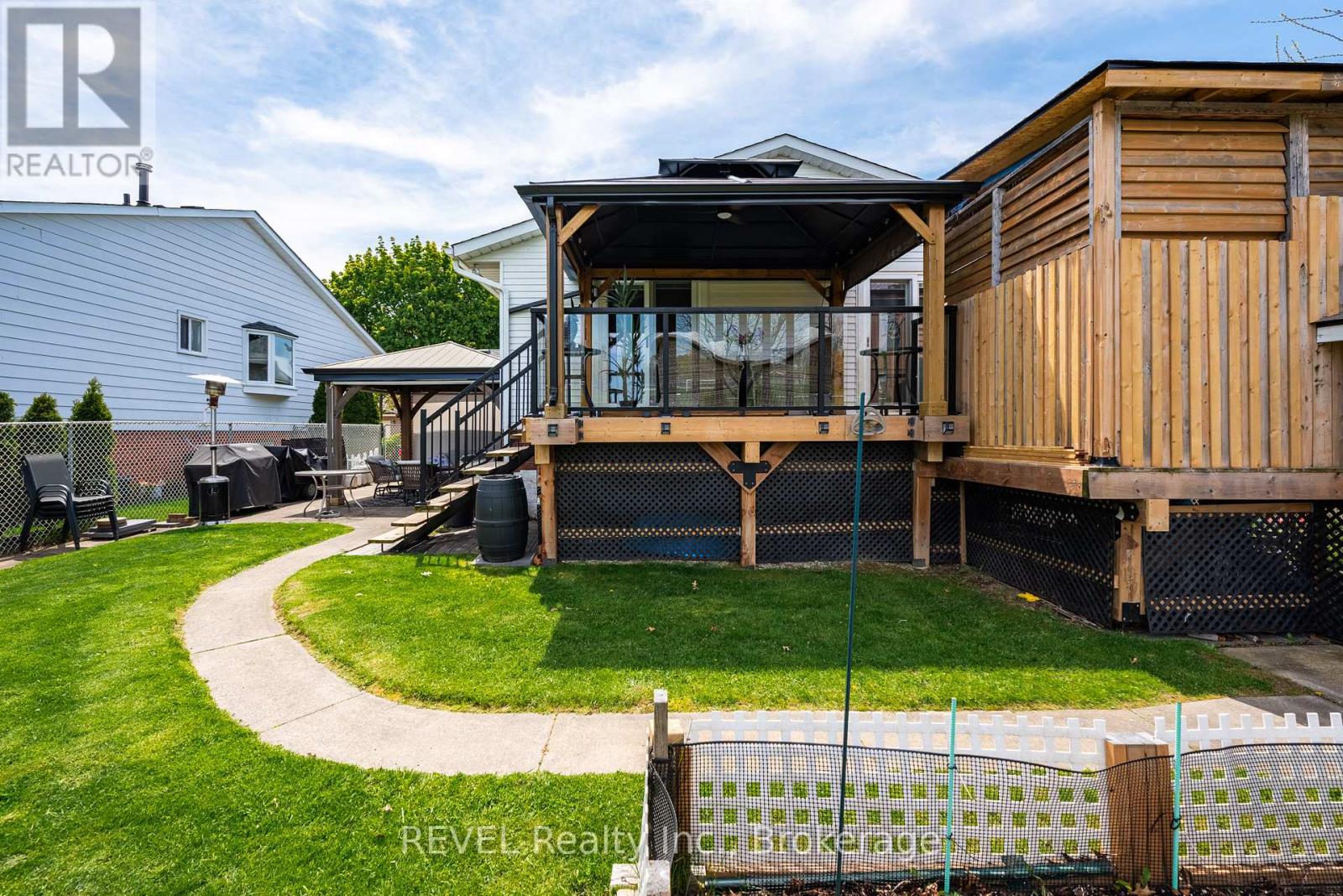 9 AMBERWOOD COURT - 37