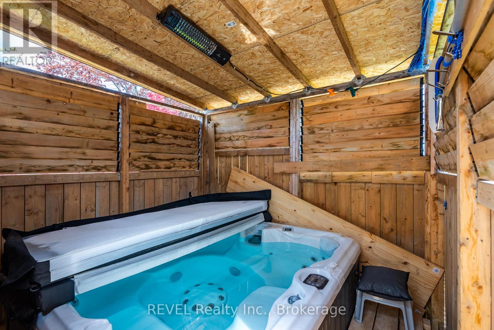 9 AMBERWOOD COURT - 5