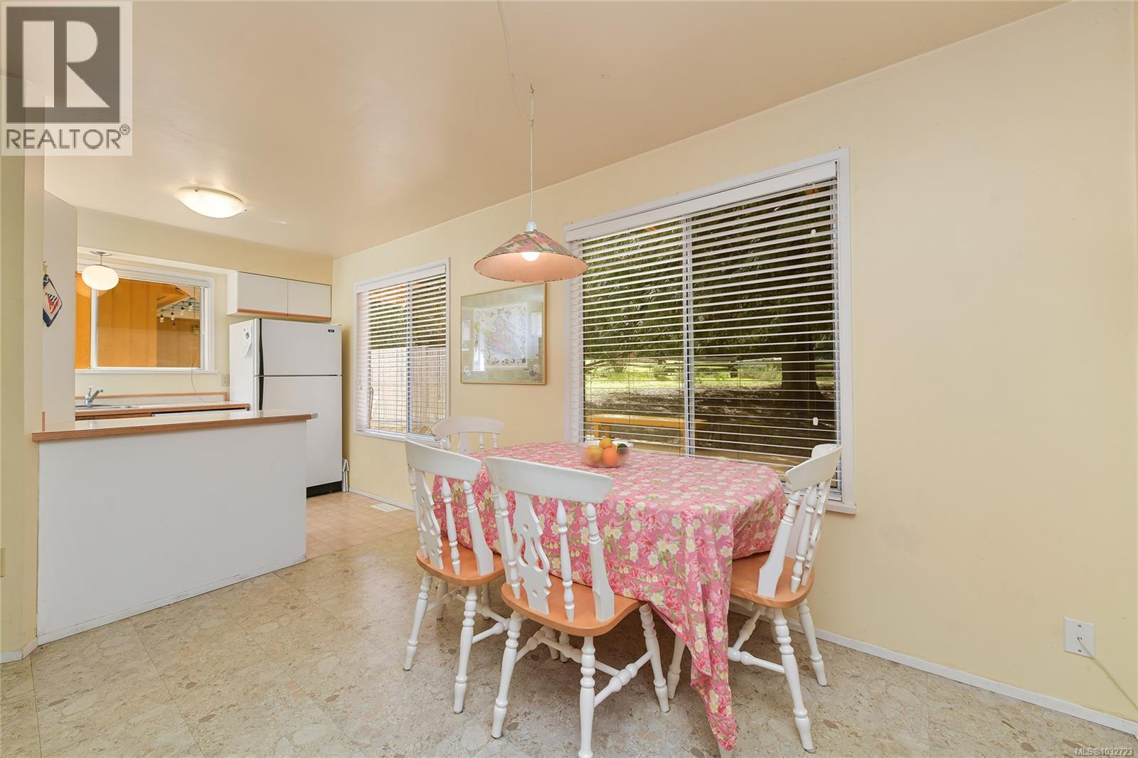 552 Club Cres - 20