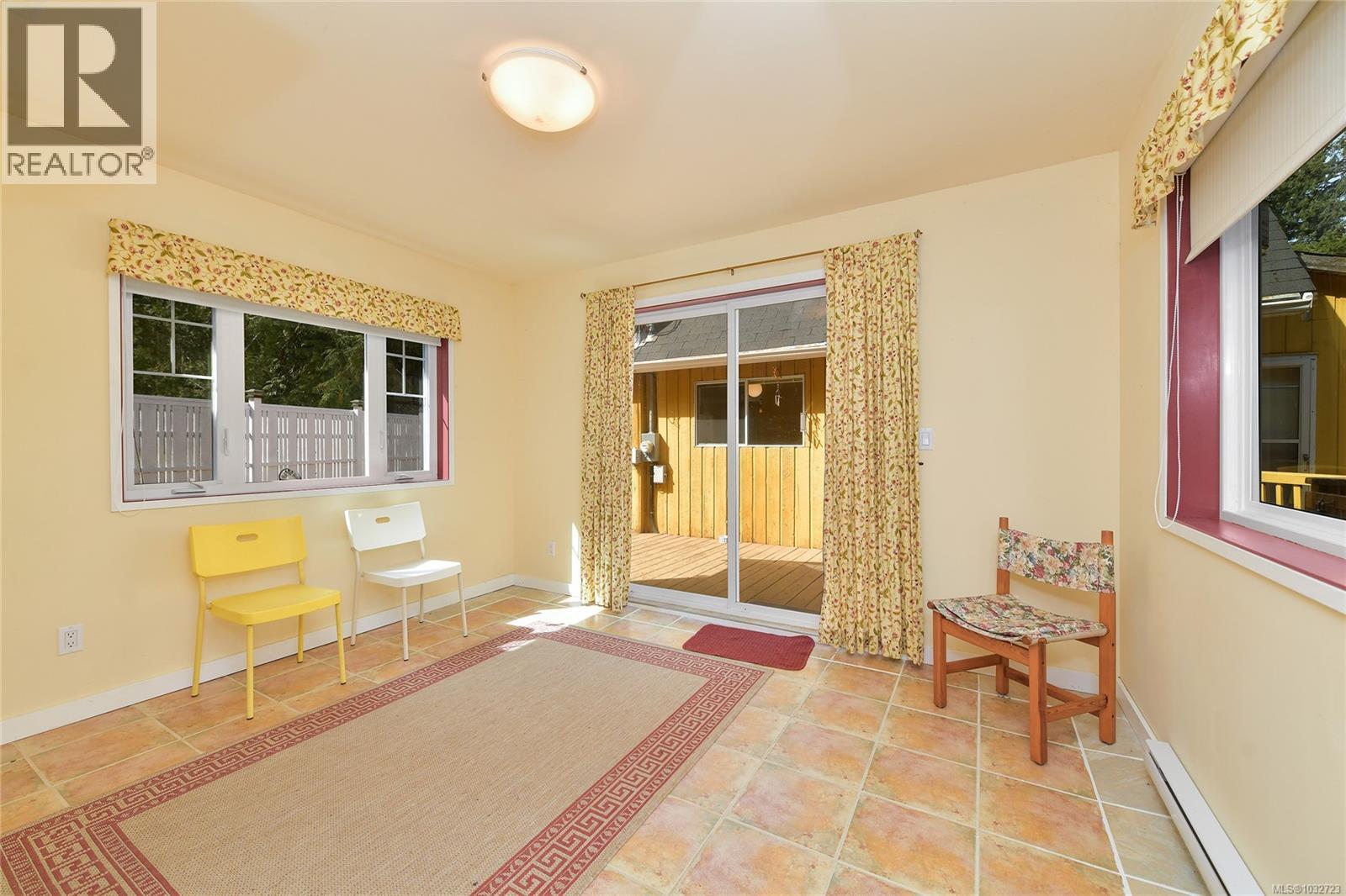 552 Club Cres - 35