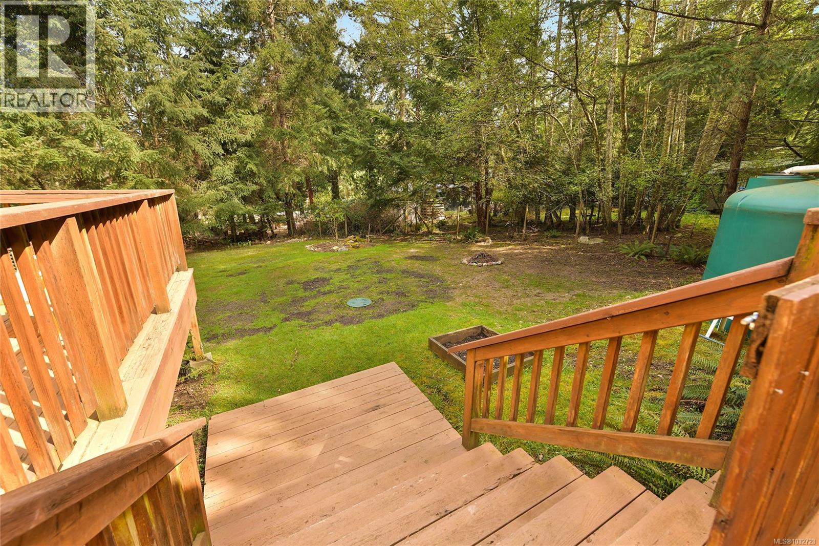 552 Club Cres - 38