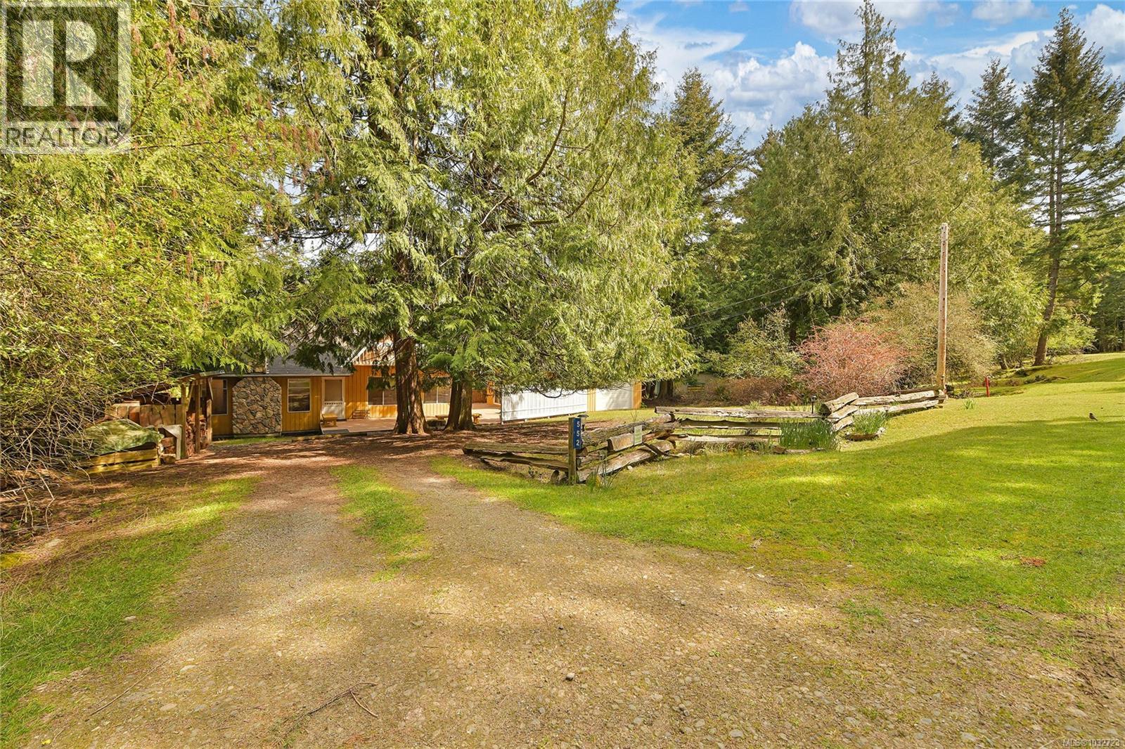 552 Club Cres - 44