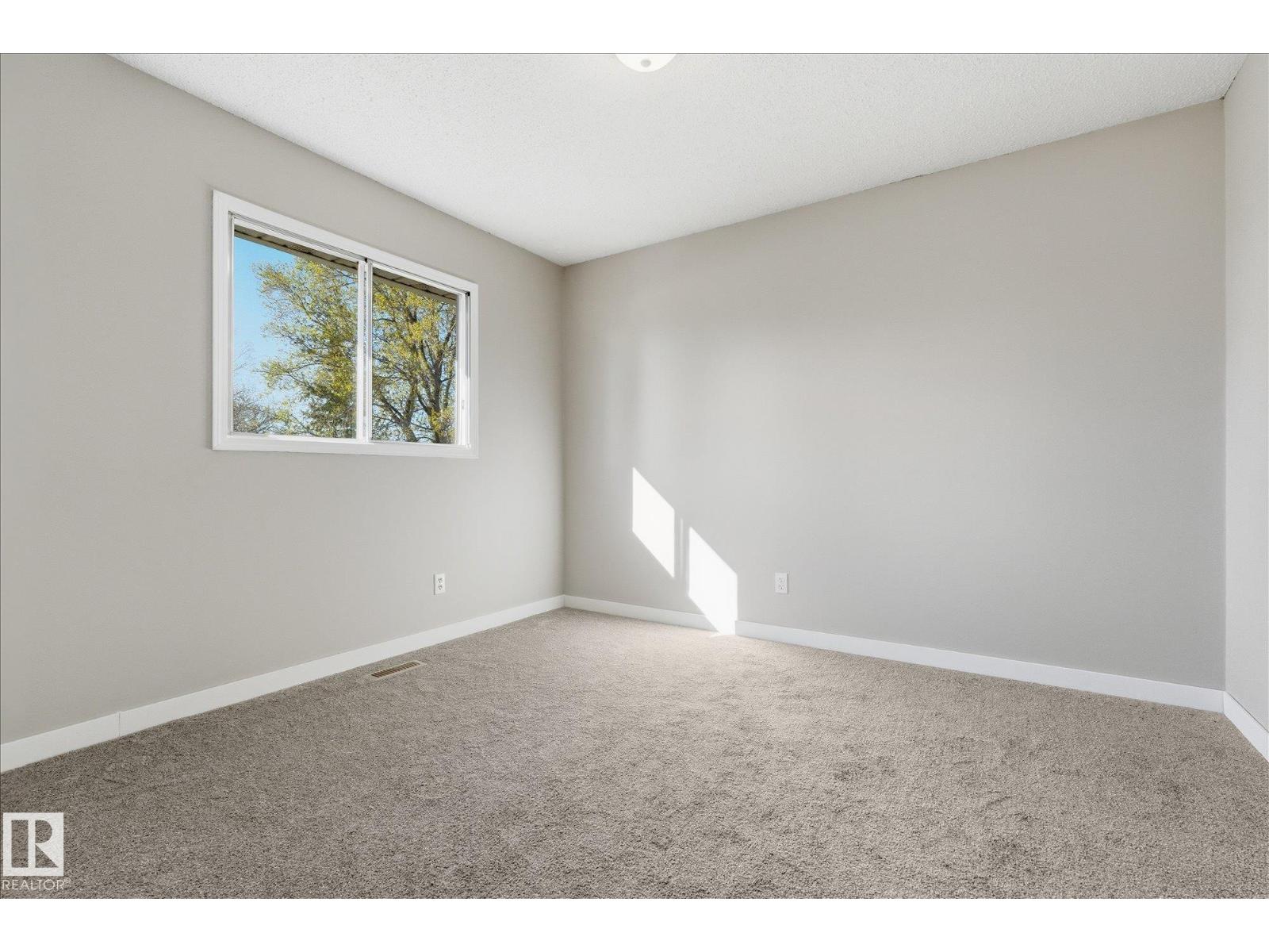 7929 95B AV - 24