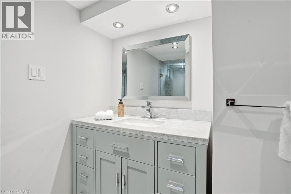 9 STONE GATE Drive - 42