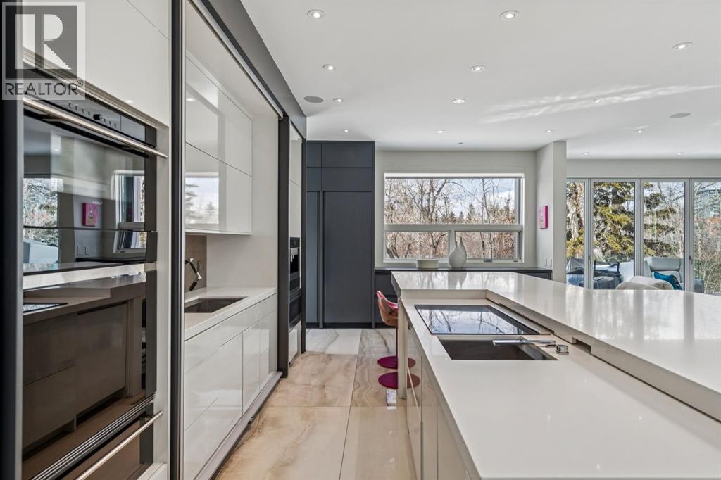 710 Rideau Road SW - 13