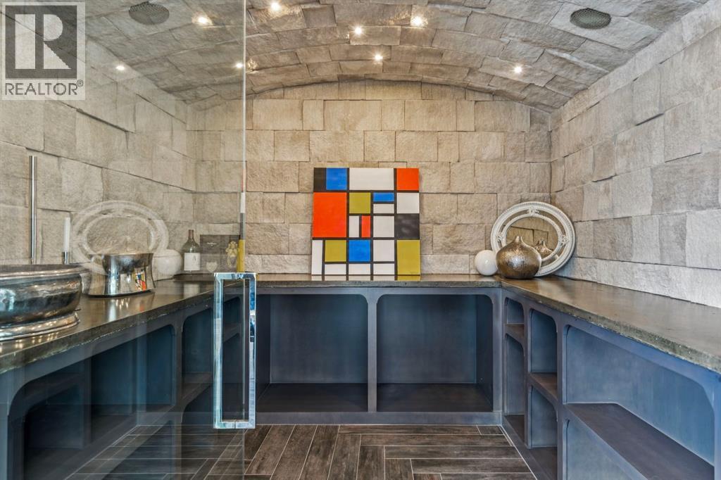 710 Rideau Road SW - 22