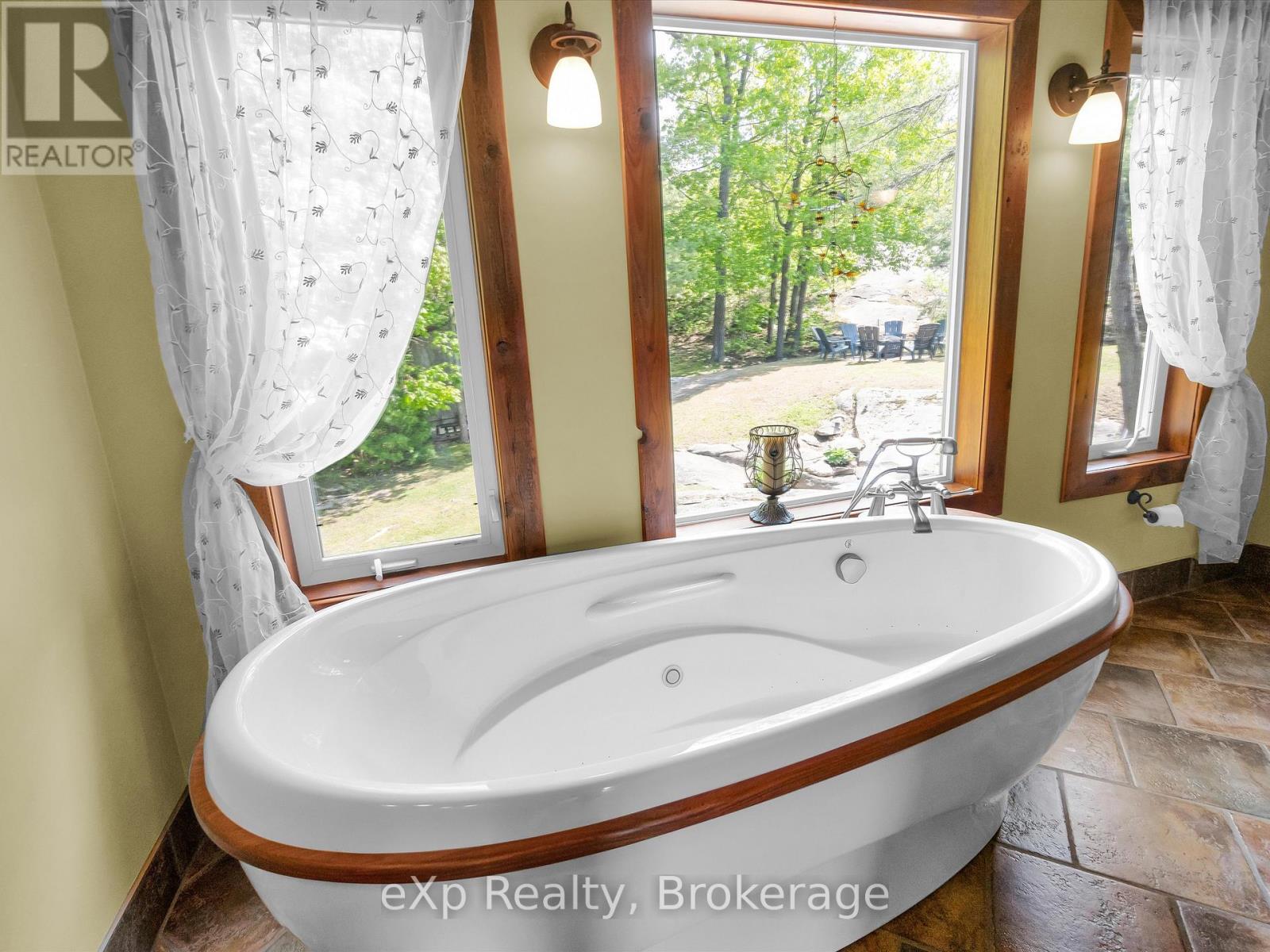 6646 1040LITTLEBEAUSOLEIL ISLAND - Image 24