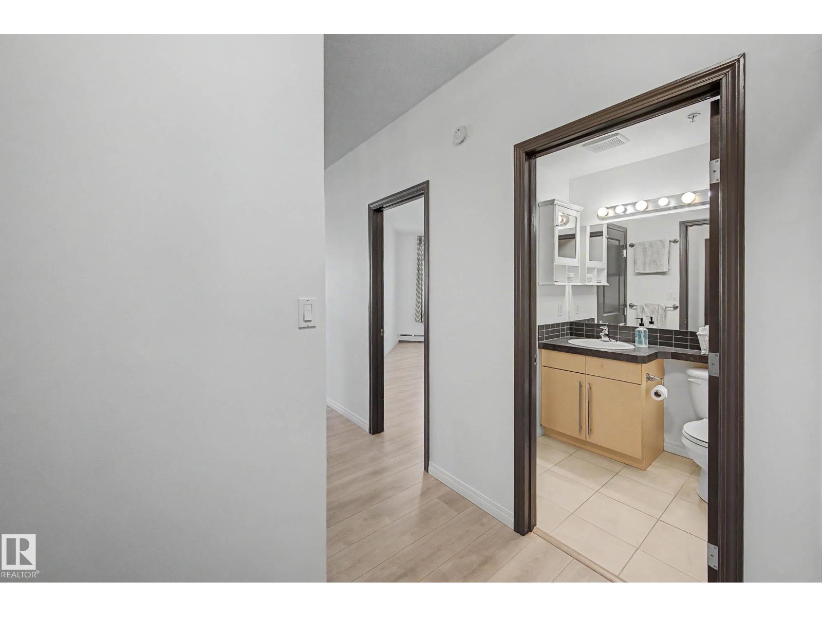 #605 10504 99 AV NW - 11