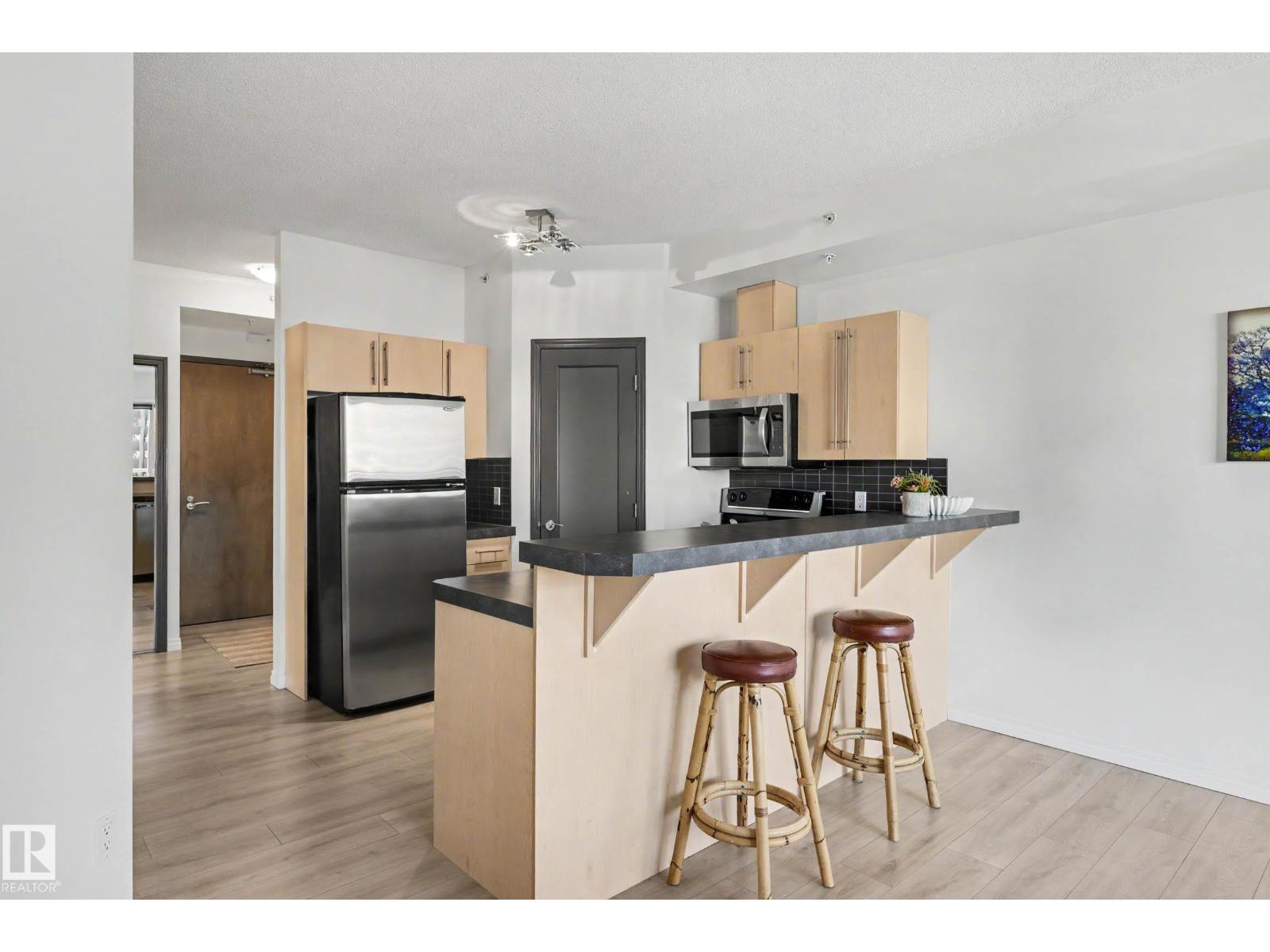 #605 10504 99 AV NW - 13