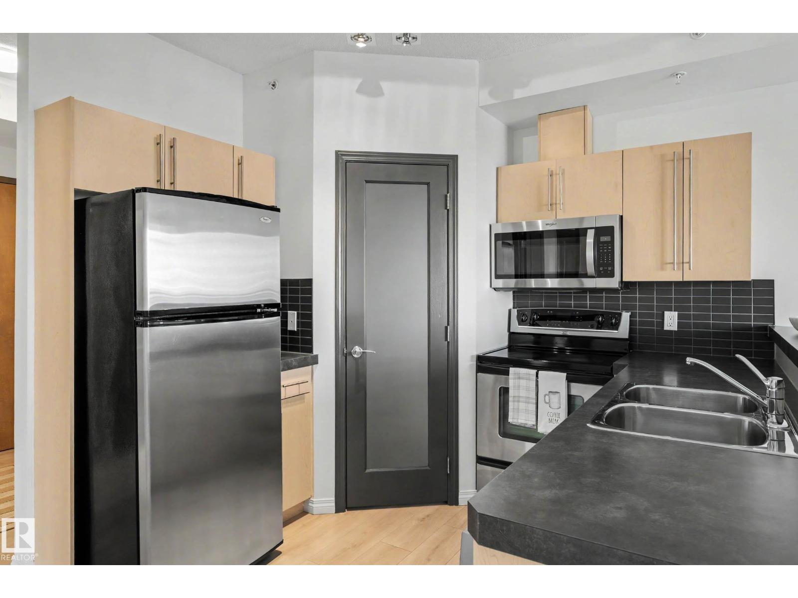 #605 10504 99 AV NW - 15