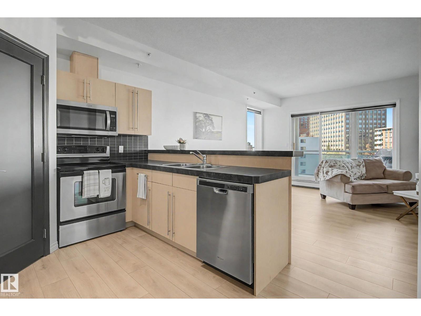 #605 10504 99 AV NW - 17