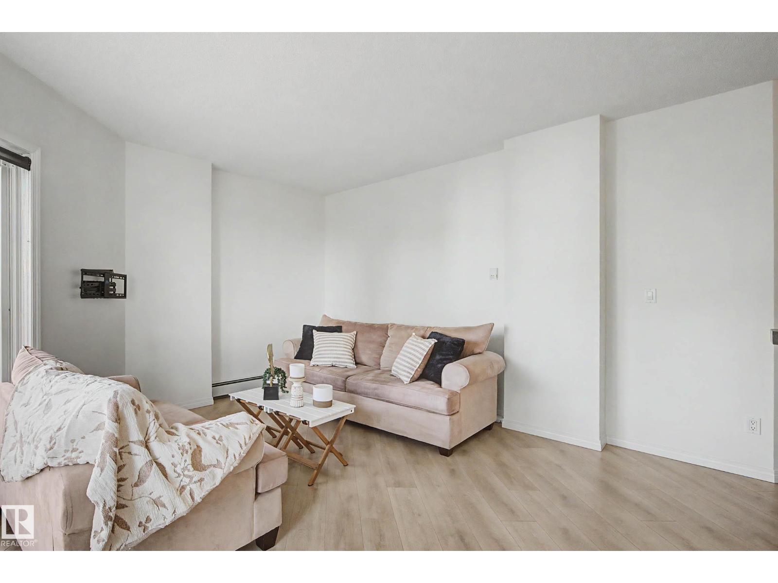 #605 10504 99 AV NW - 21