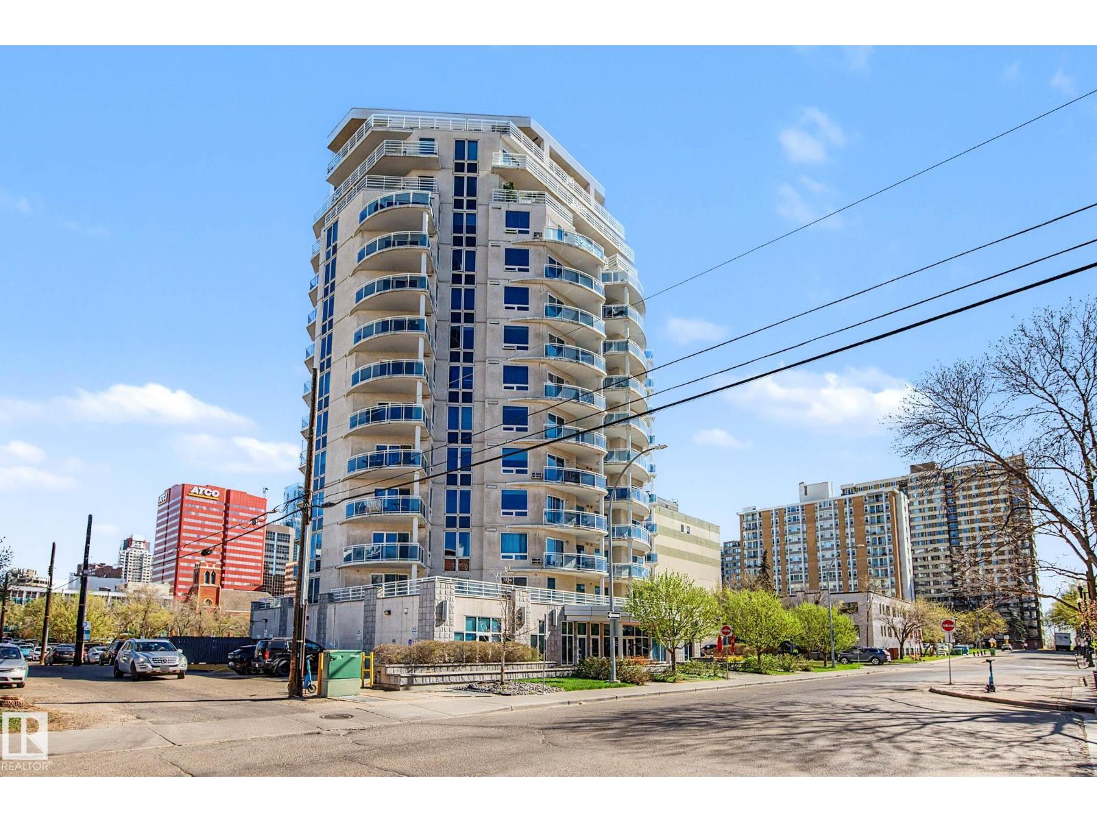#605 10504 99 AV NW - 4