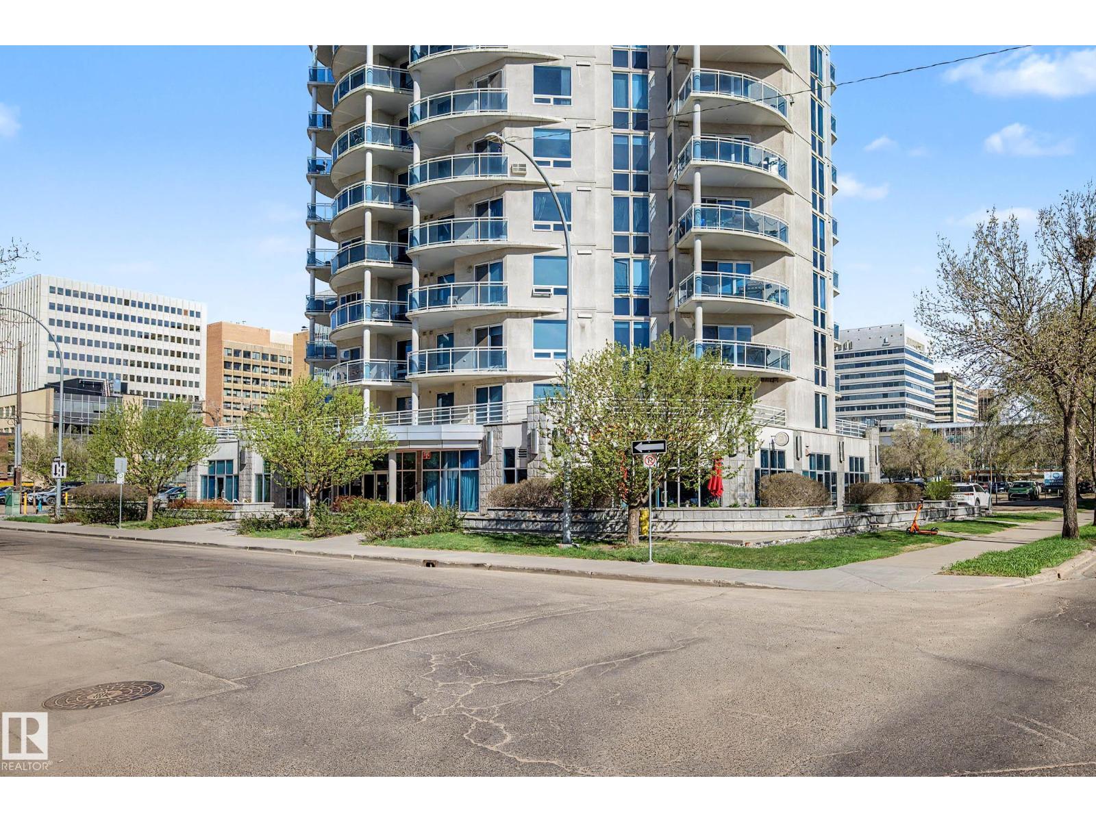 #605 10504 99 AV NW - 5