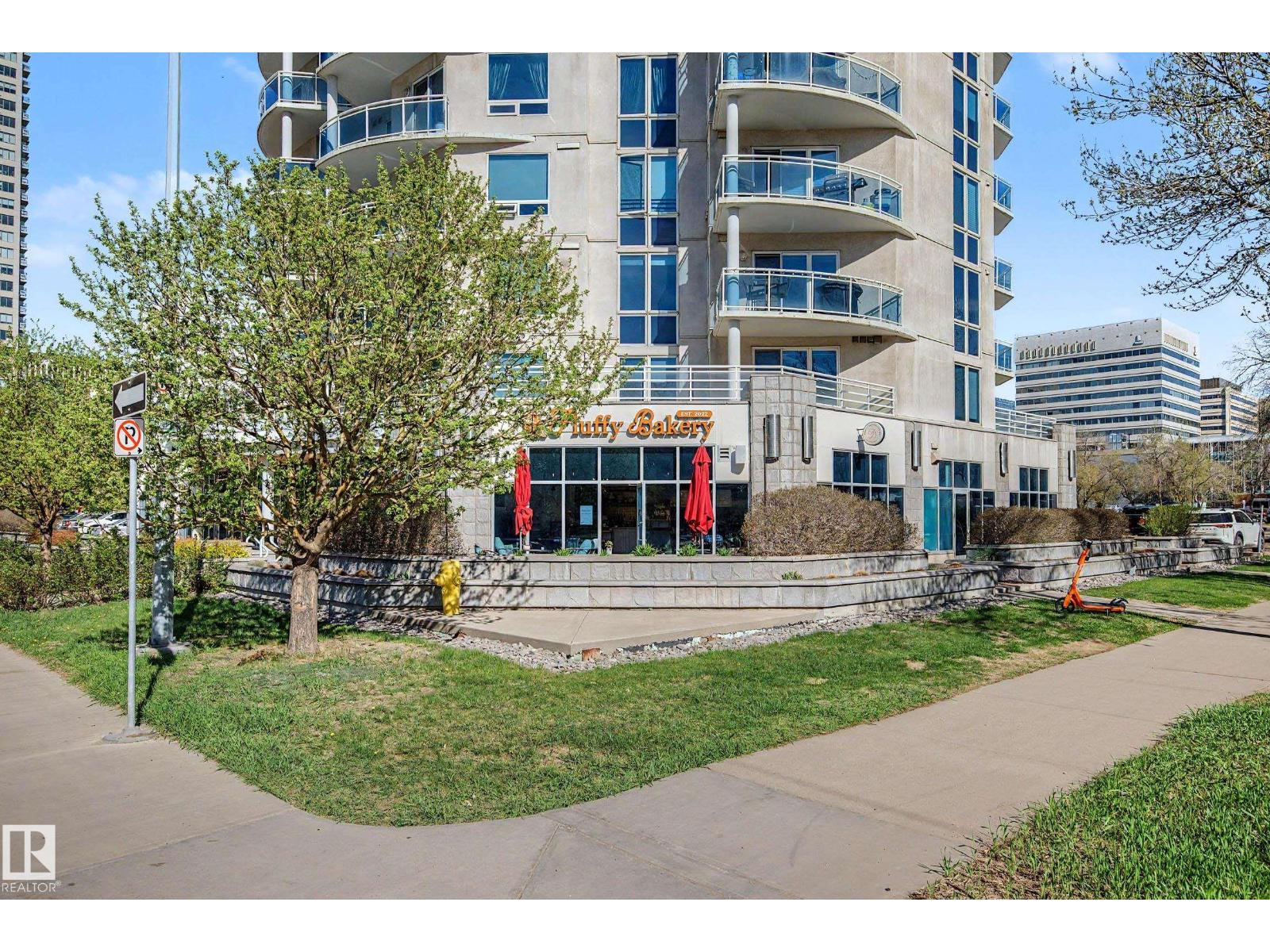 #605 10504 99 AV NW - 6