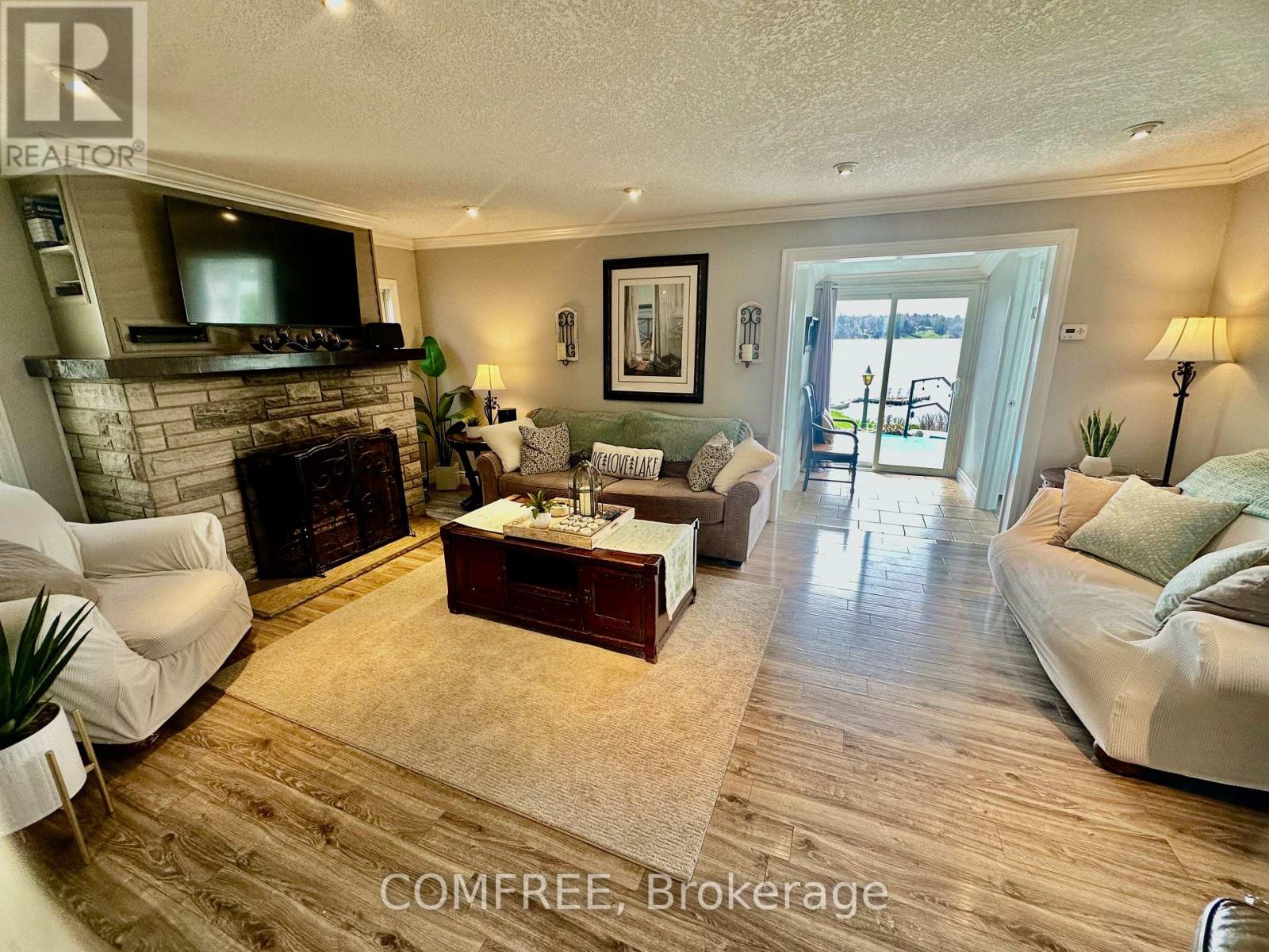 11 LAKE AVENUE - 15