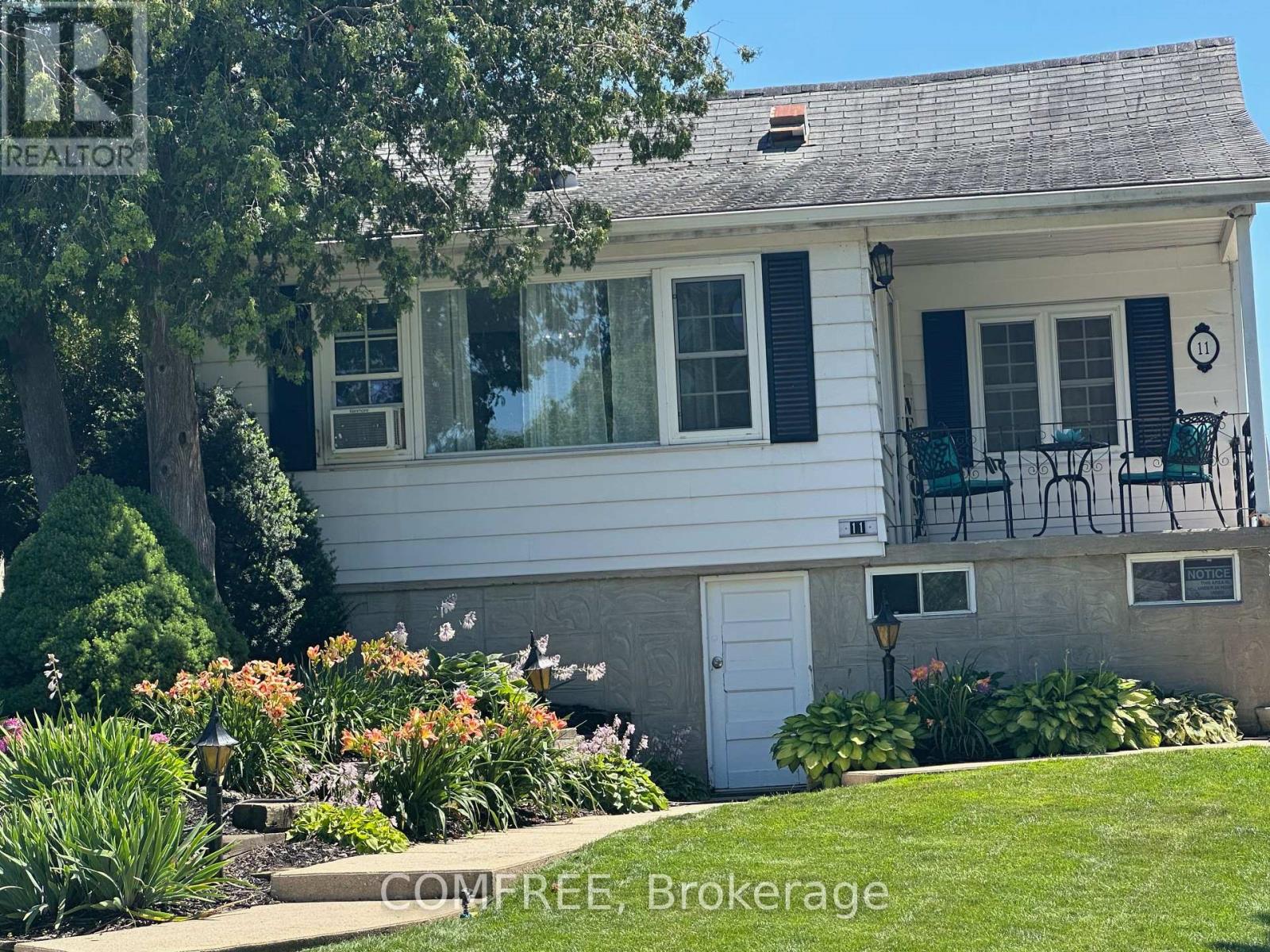 11 LAKE AVENUE - 25