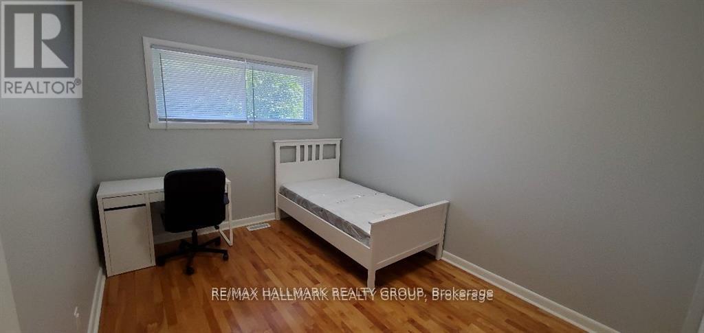 1329 BLOOMSBURY CRESCENT - 11
