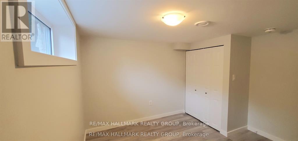 1329 BLOOMSBURY CRESCENT - 24