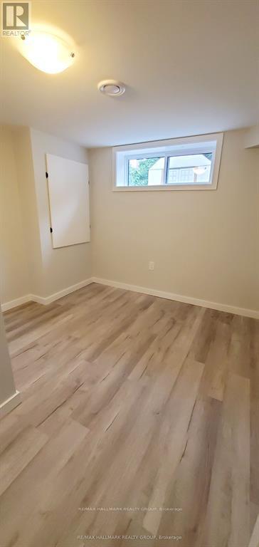 1329 BLOOMSBURY CRESCENT - 26