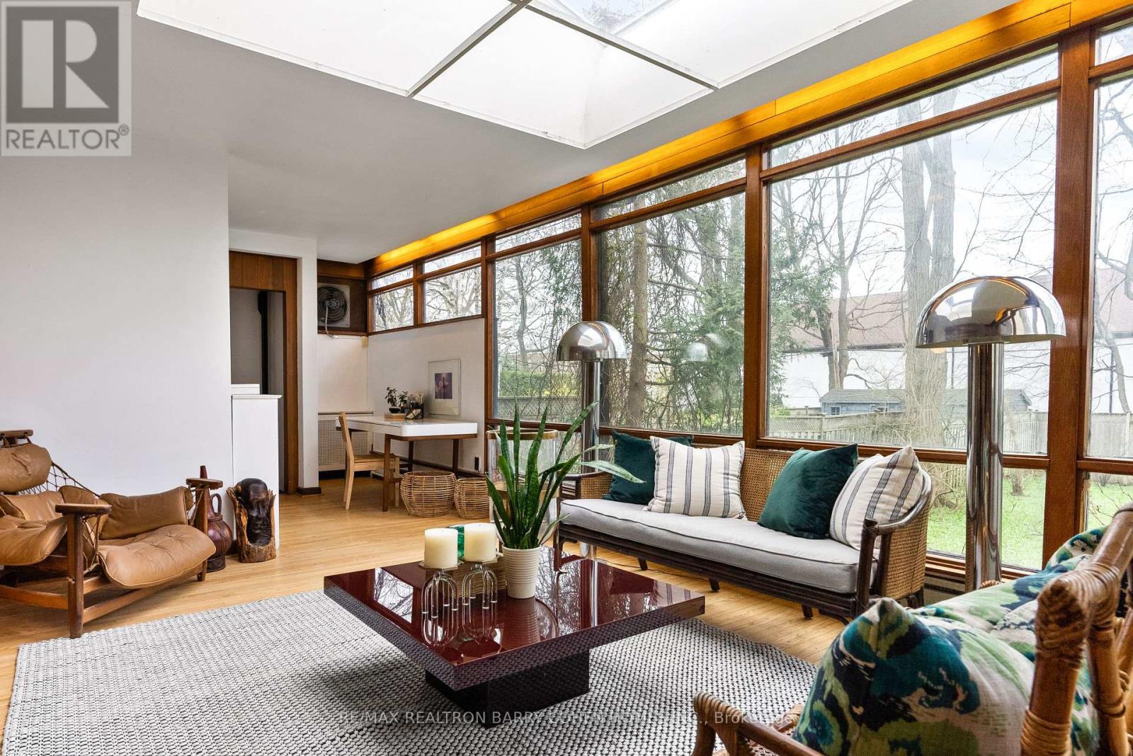 147 & 149 FARNHAM AVENUE - 12
