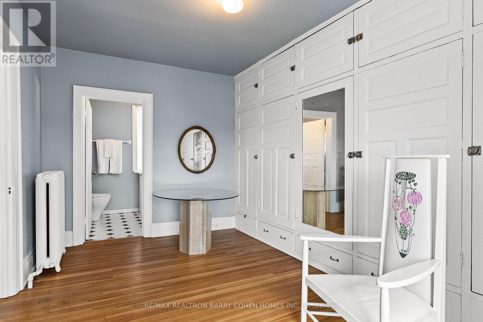 147 & 149 FARNHAM AVENUE - 17