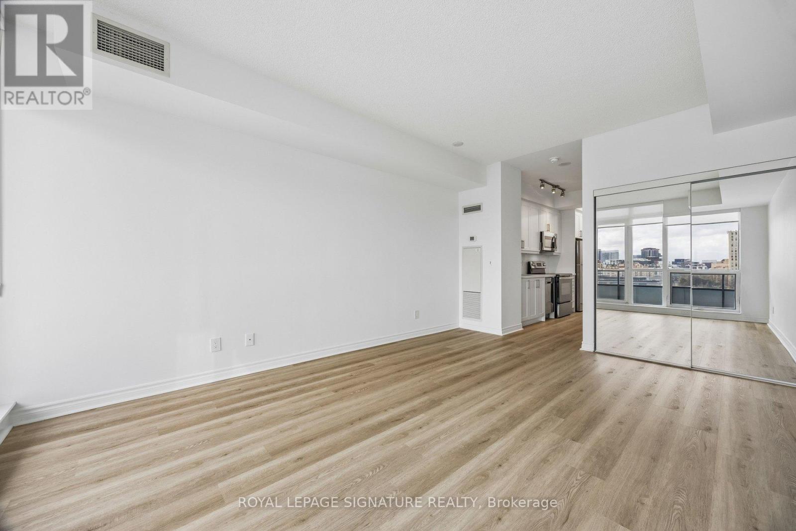 #203 2885 BAYVIEW AVENUE - 7