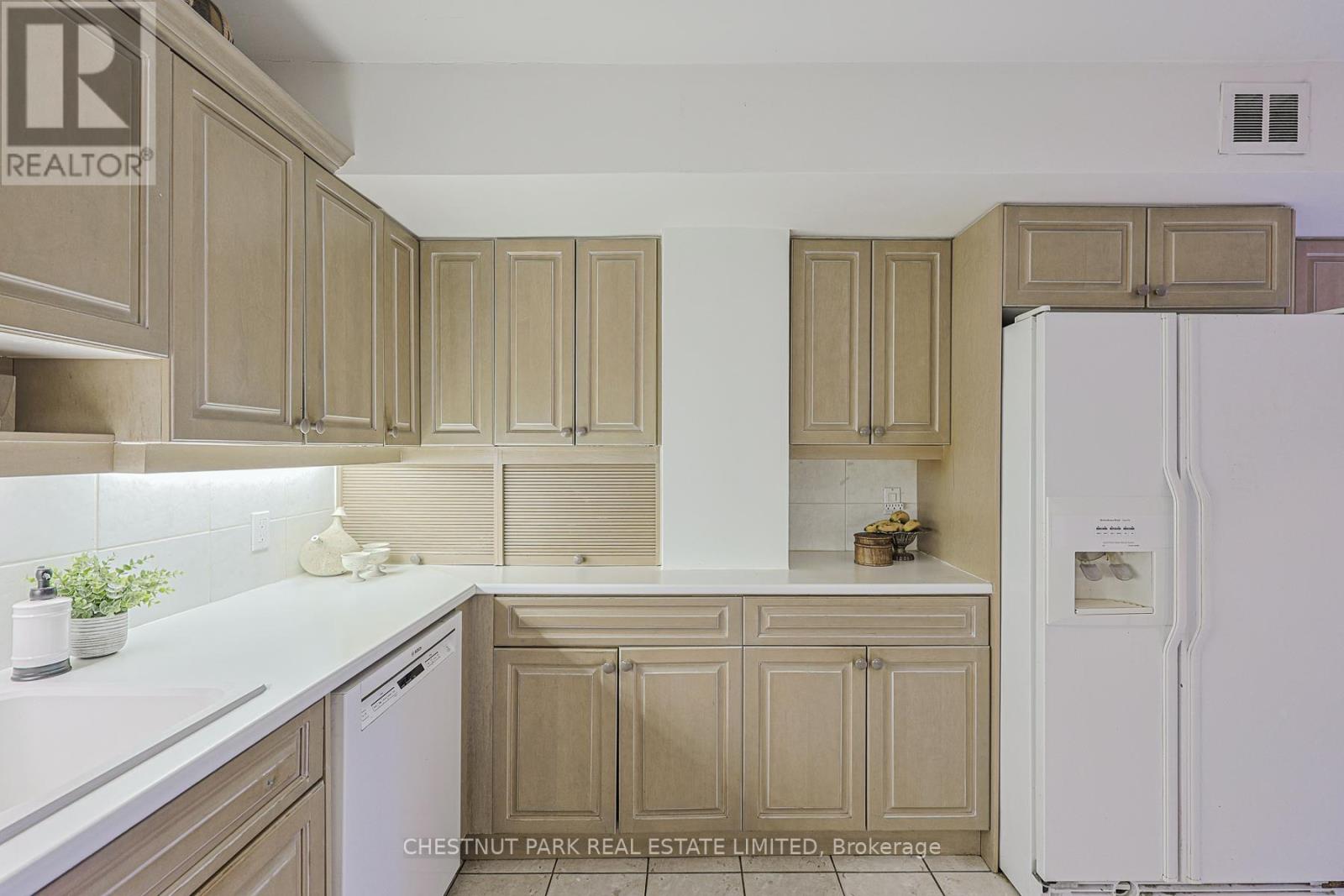 #PH2 70 MONTCLAIR AVENUE - 20