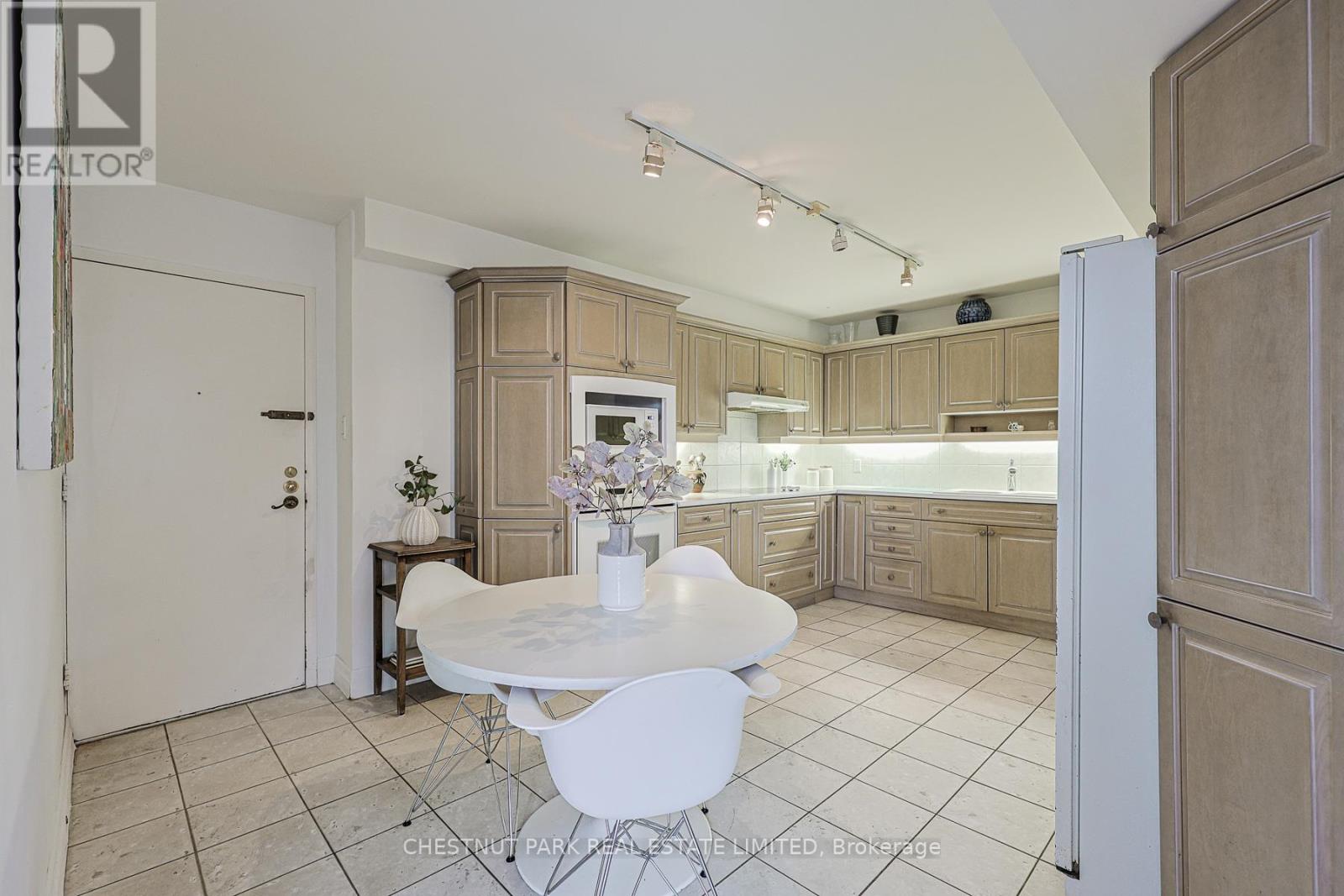 #PH2 70 MONTCLAIR AVENUE - 21