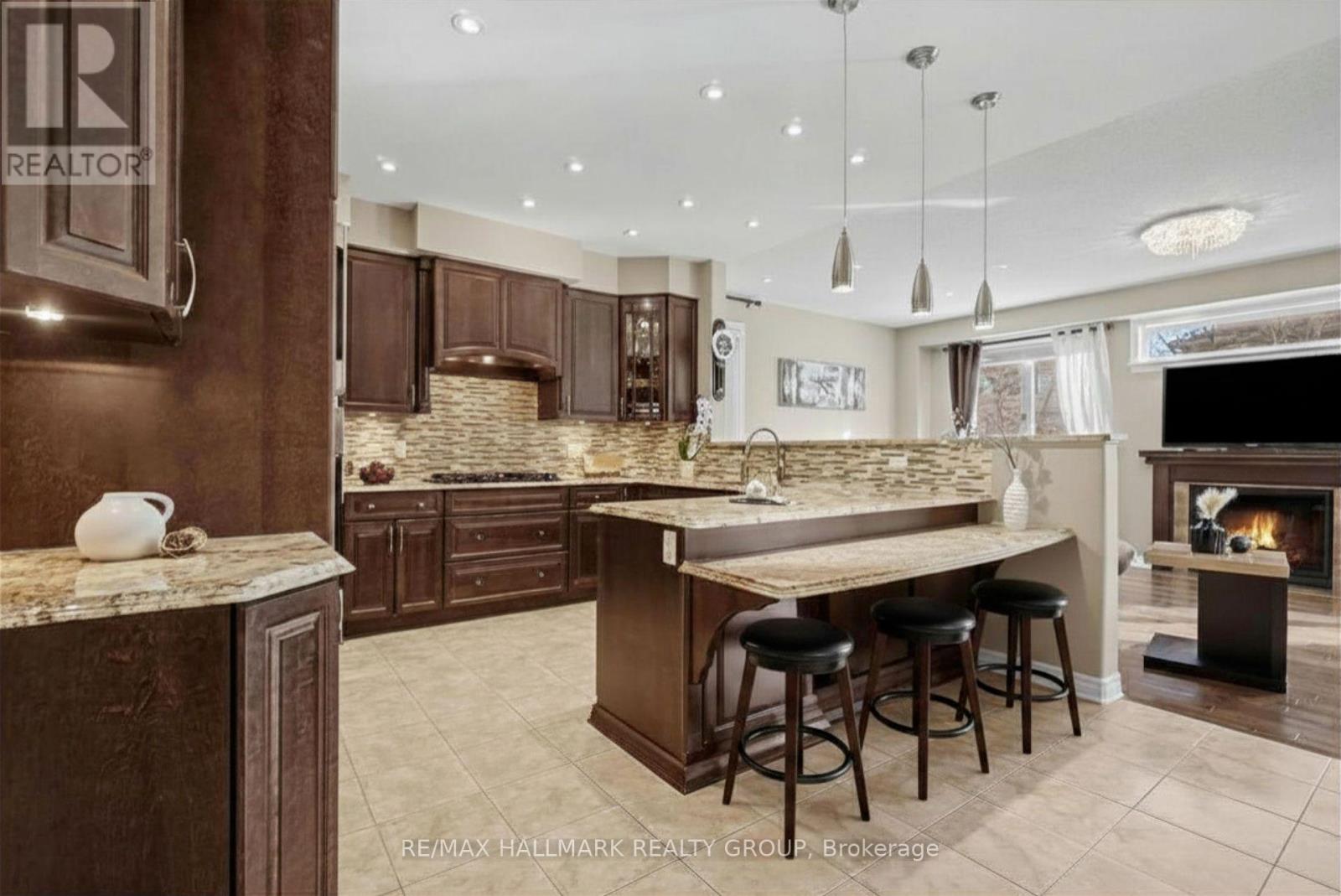 510 WHITE ALDER AVENUE - 11