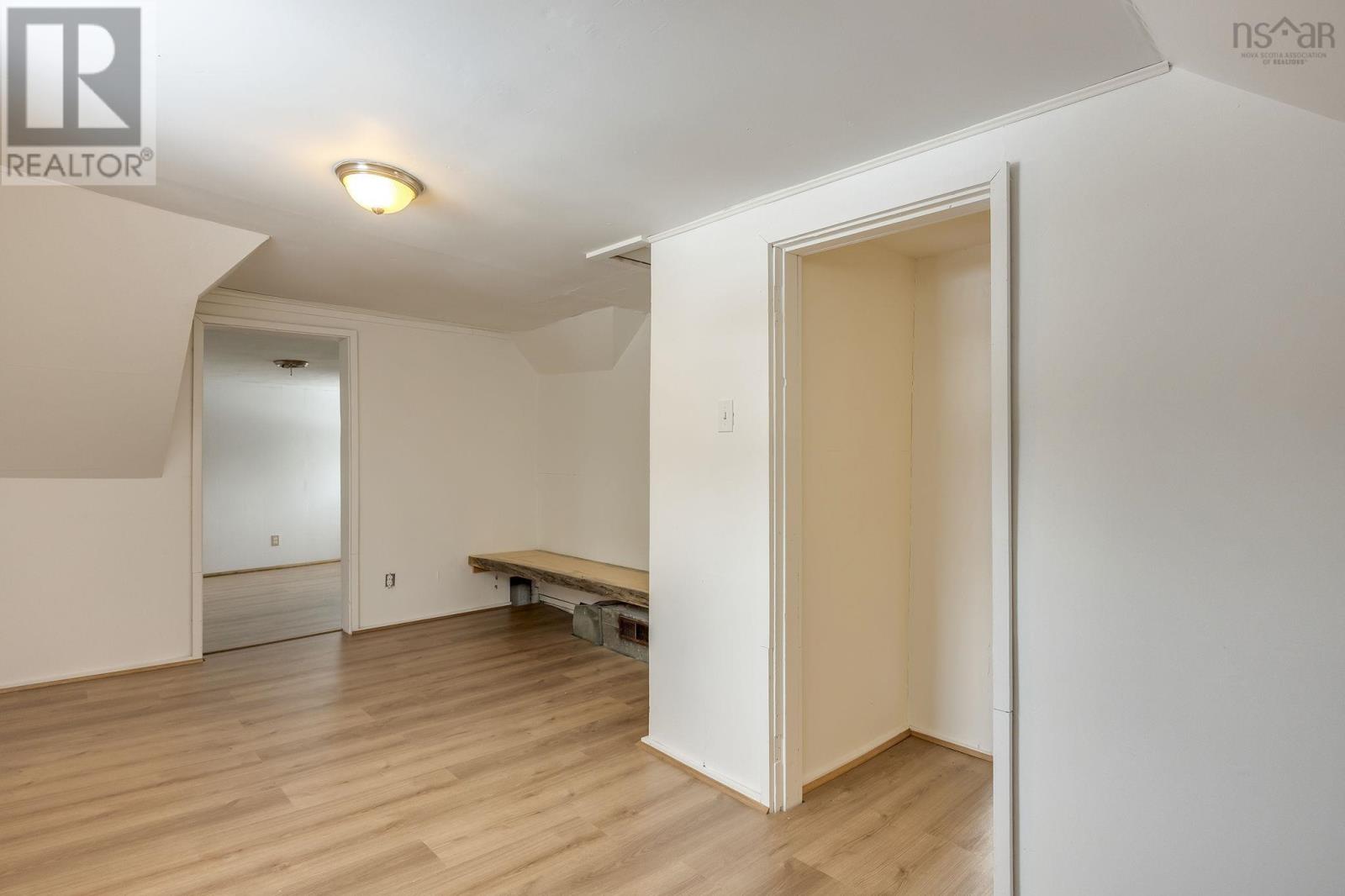 5404 8 Highway - 27