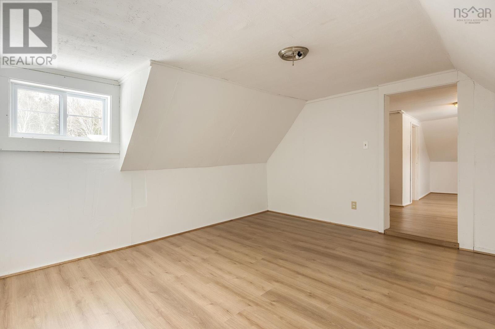 5404 8 Highway - 31