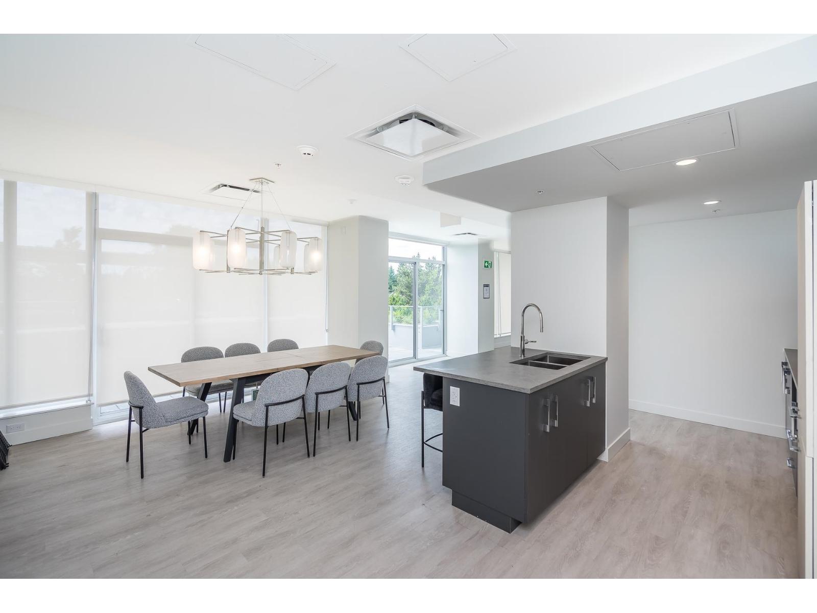 1 Bed, 1 Bath House for Sale in Surrey – 1108 9675 KING GEORGE BOULEVARD, Surrey - Image 7