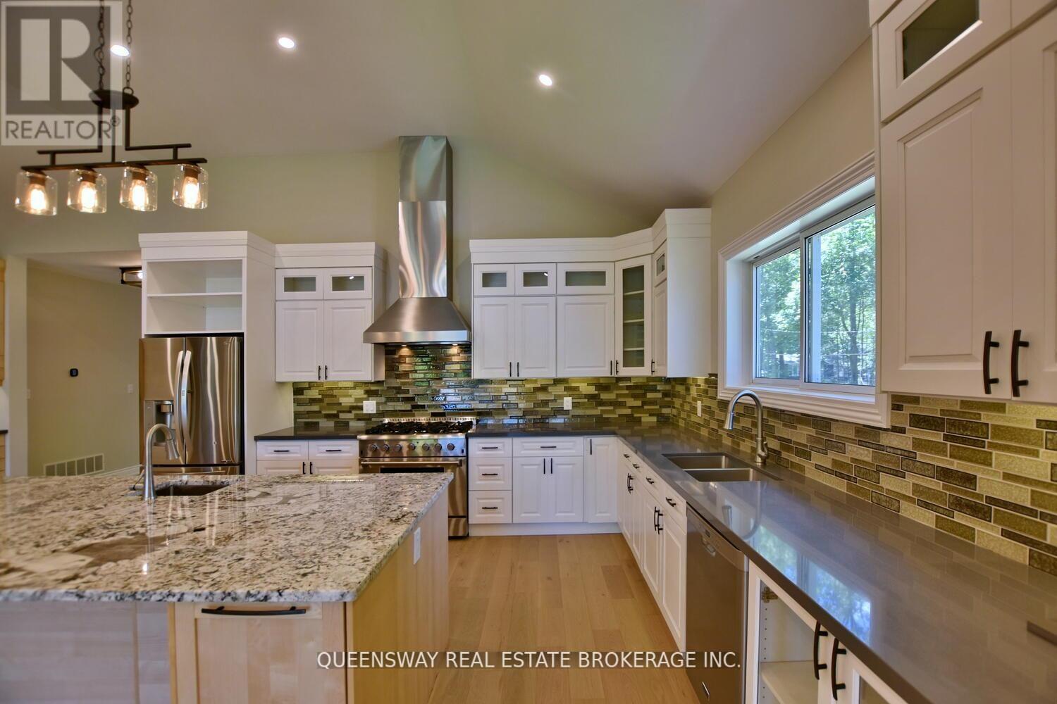 1852 RIVER ROAD W - 7