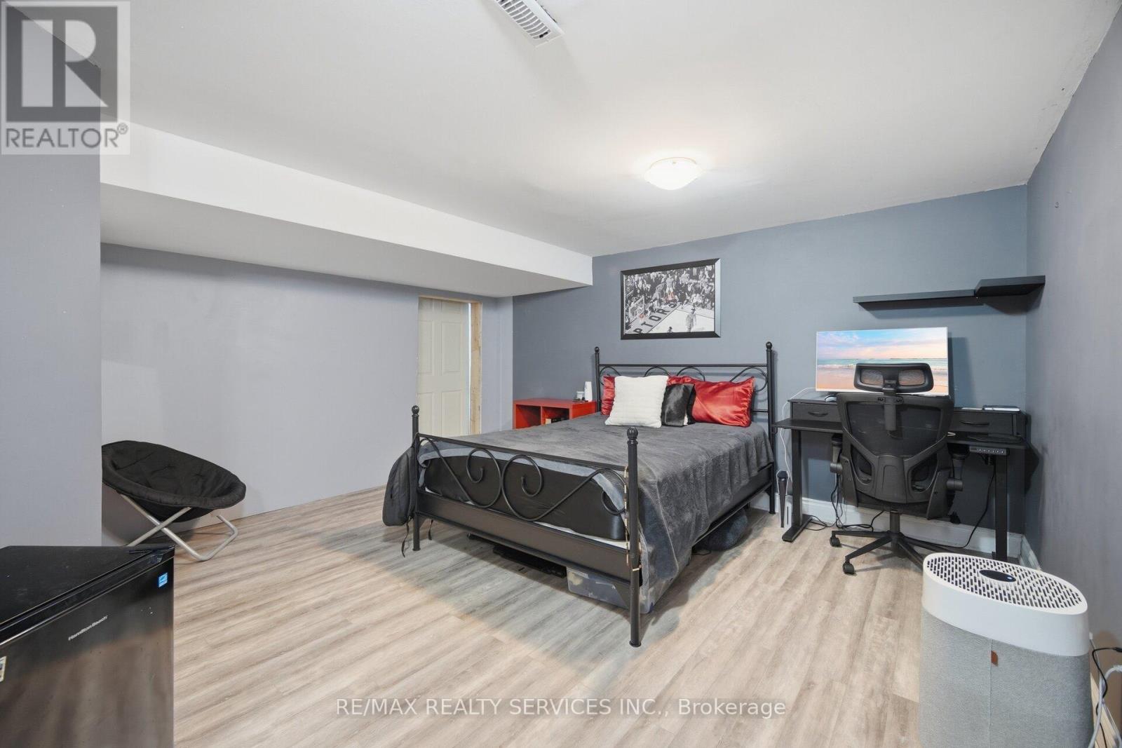 97 GREENE DRIVE - 32