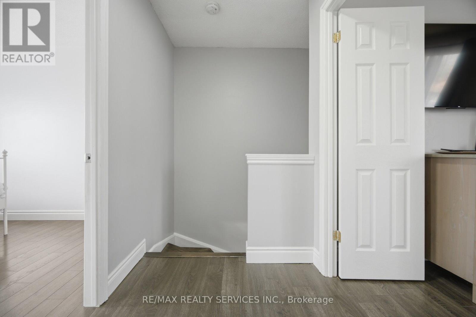 97 GREENE DRIVE - 42