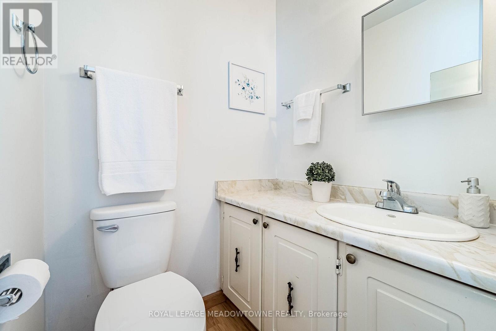 #34 93 HANSEN ROAD N - 12
