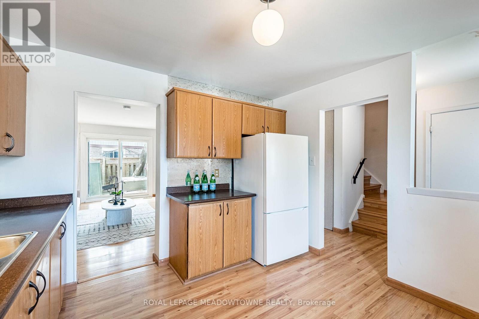 #34 93 HANSEN ROAD N - 18