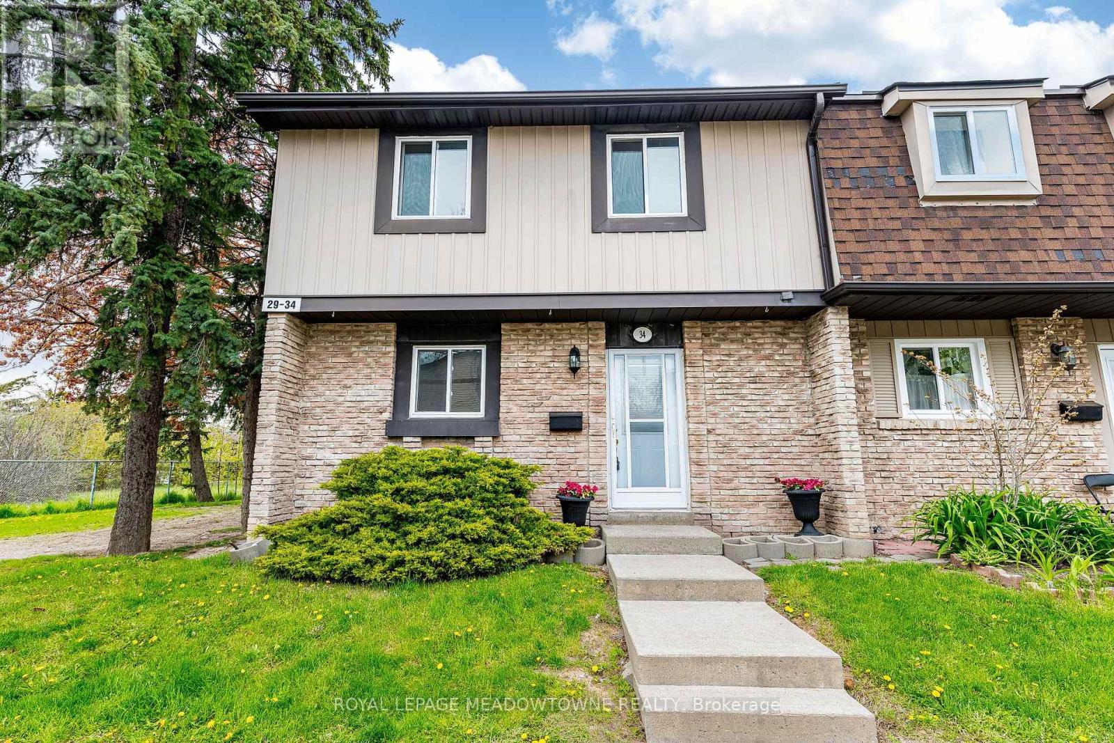 #34 93 HANSEN ROAD N - 2