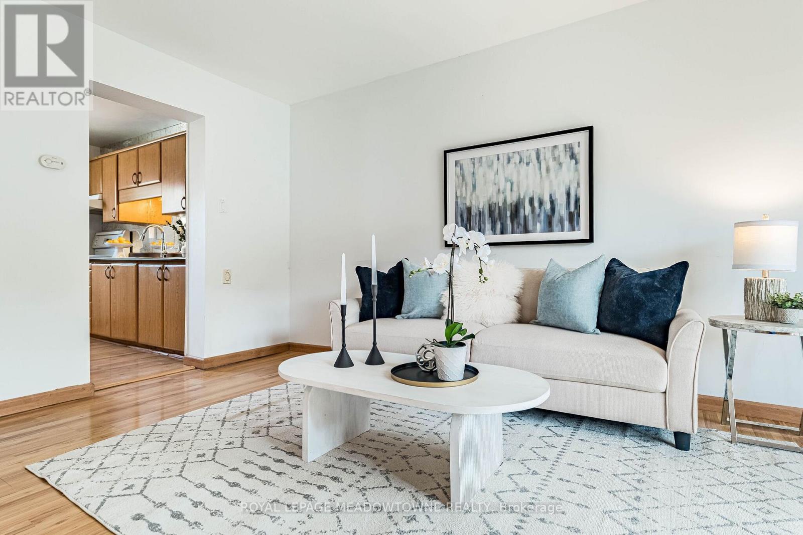 #34 93 HANSEN ROAD N - 23