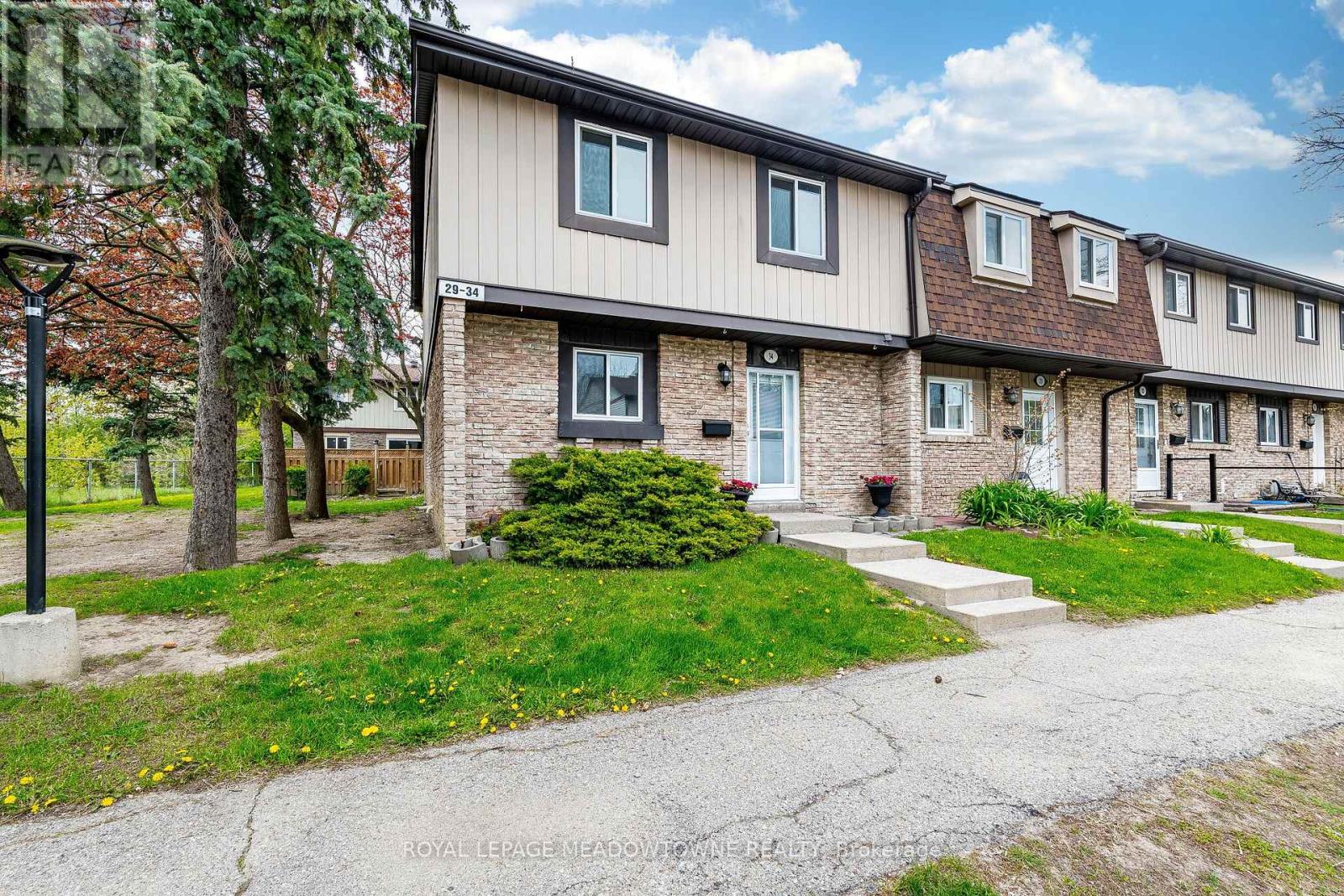 #34 93 HANSEN ROAD N - 3