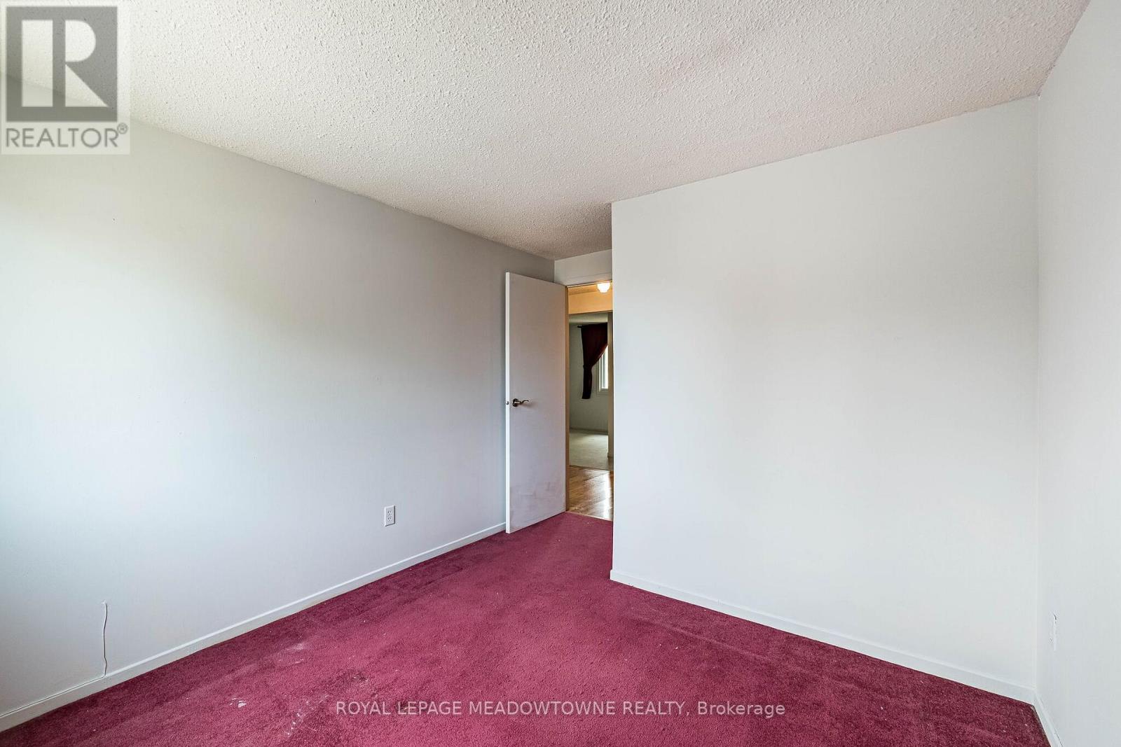 #34 93 HANSEN ROAD N - 40