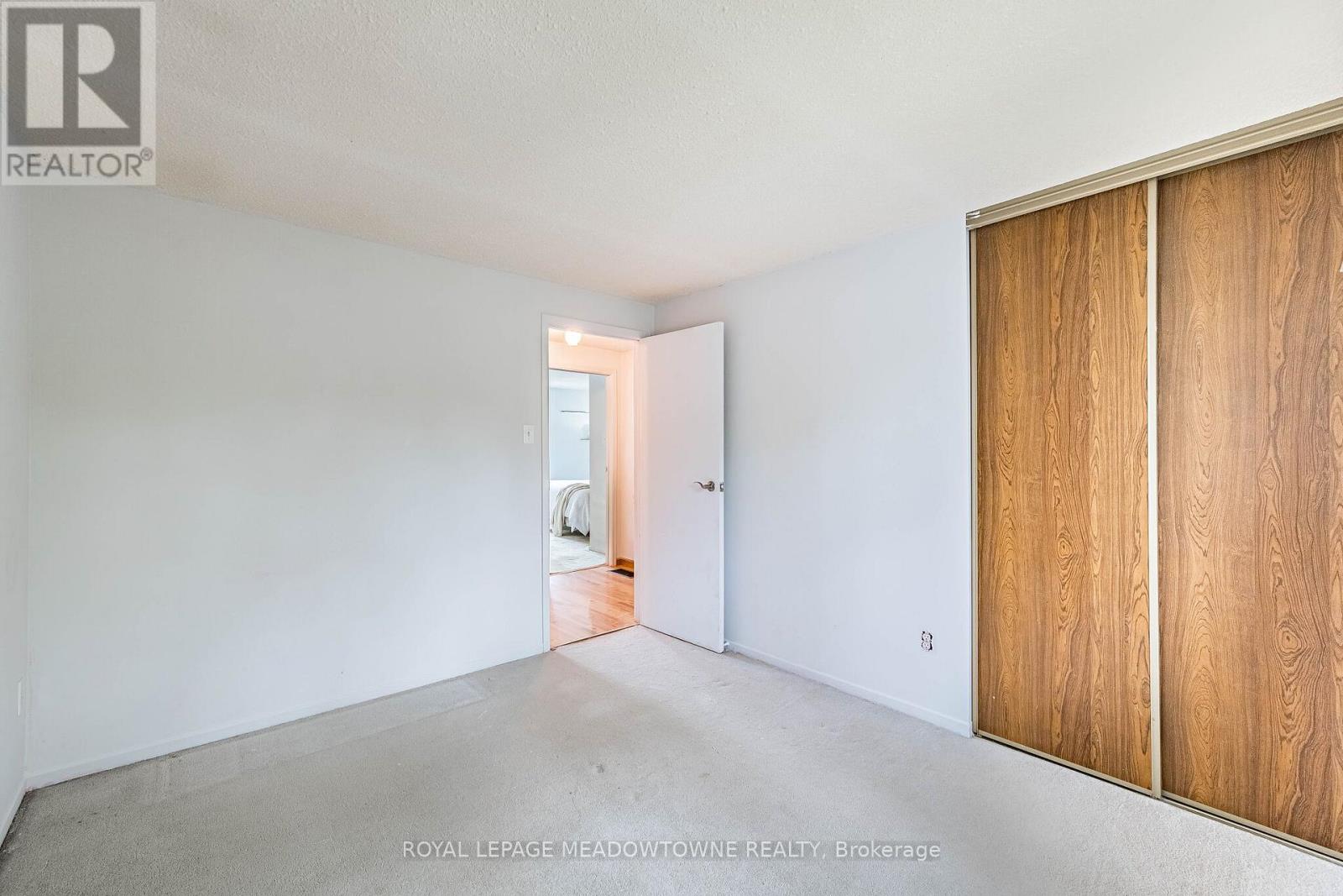 #34 93 HANSEN ROAD N - 42