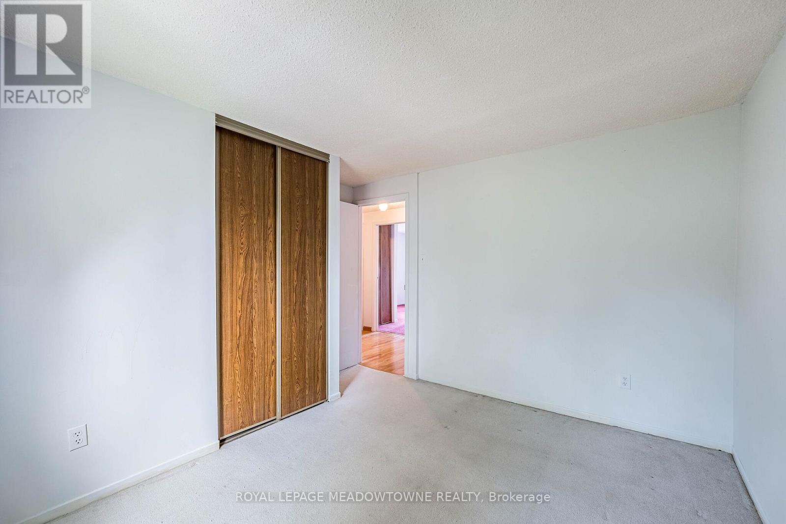 #34 93 HANSEN ROAD N - 44