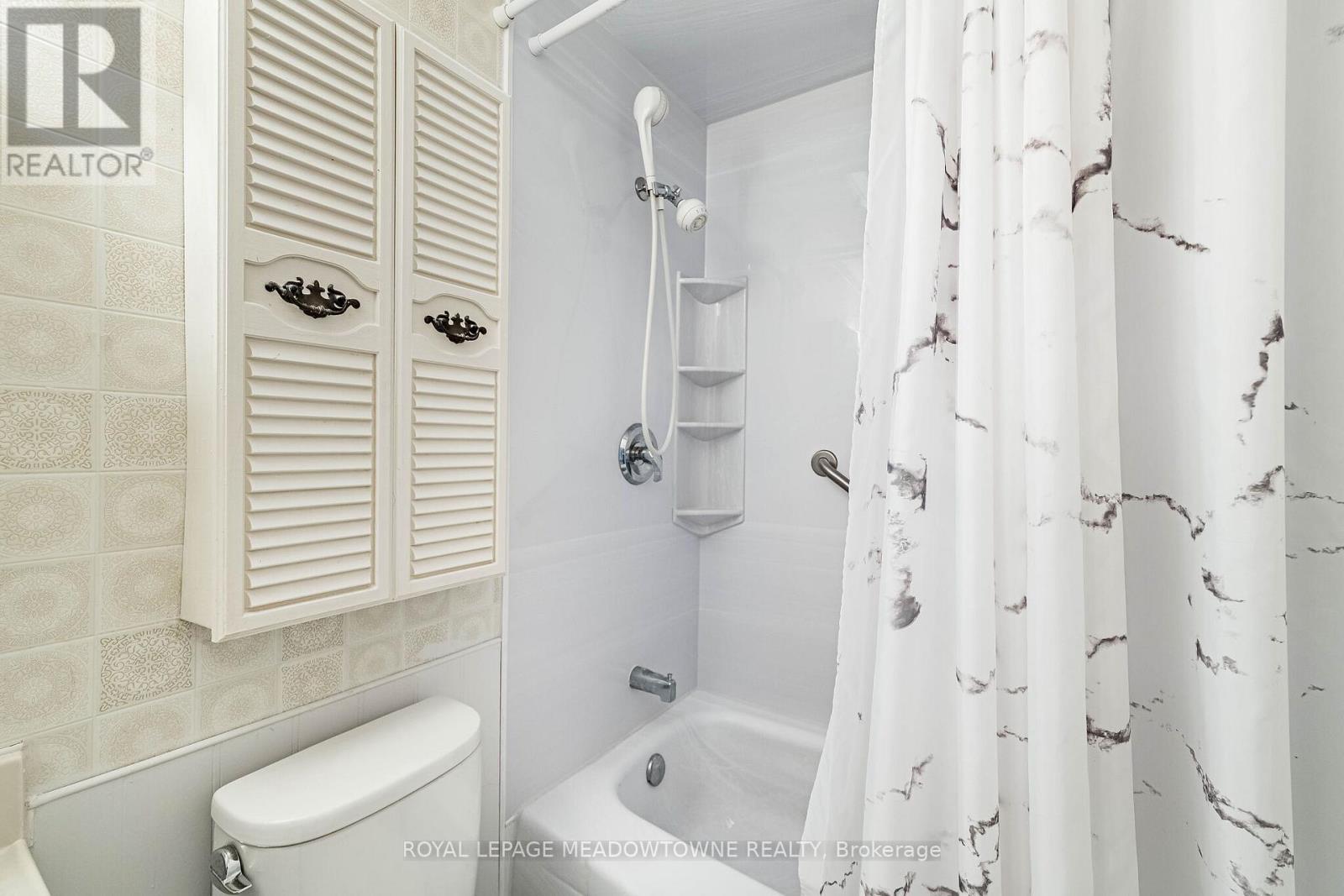#34 93 HANSEN ROAD N - 47