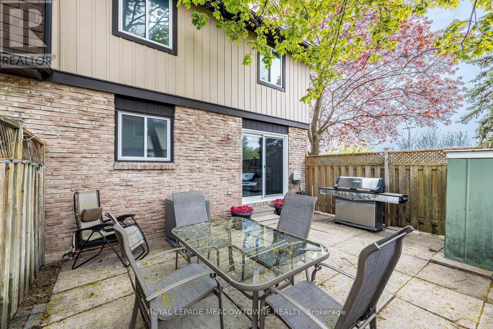 #34 93 HANSEN ROAD N - 49